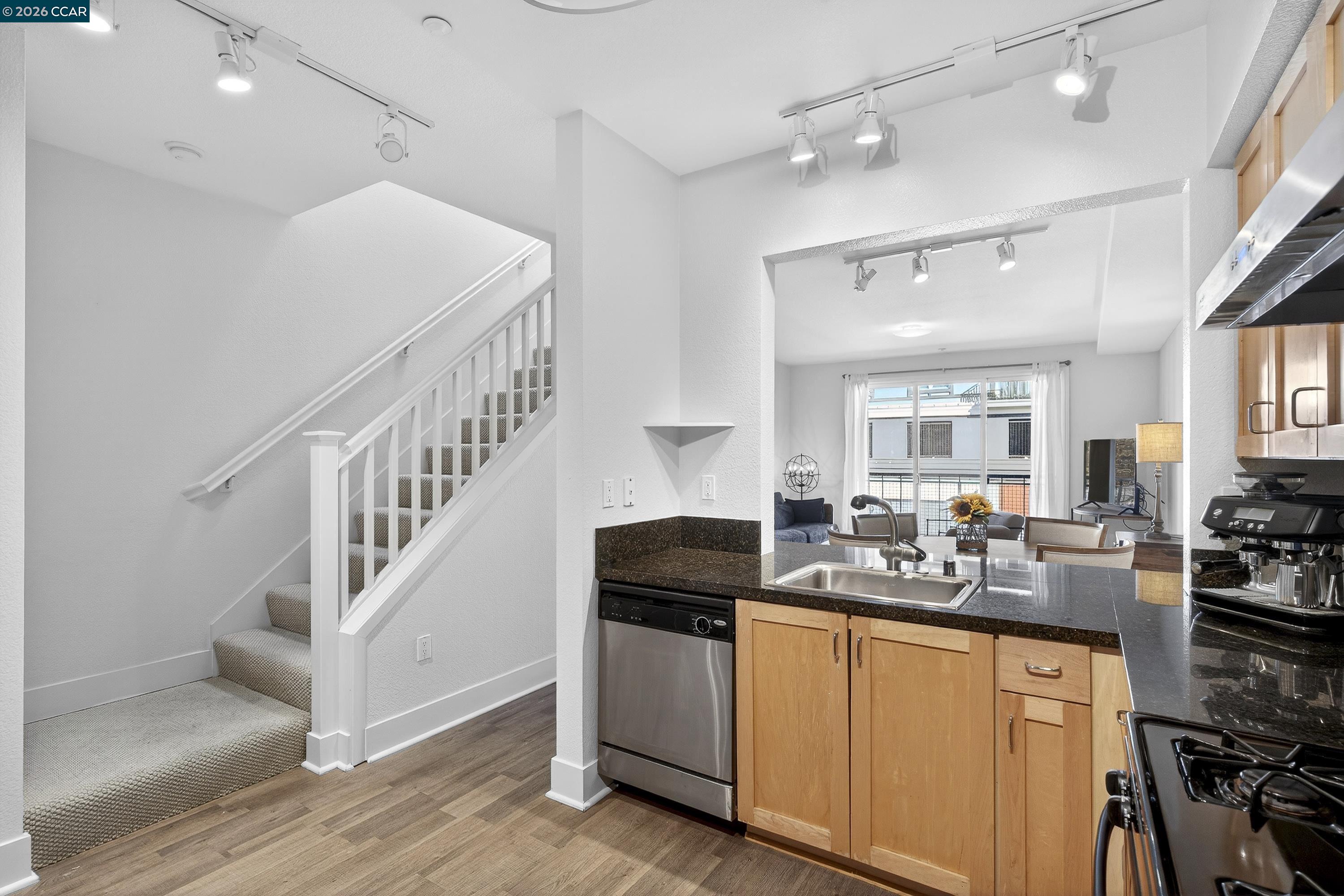 Photo #8: 41123807 Listing: Photo #8