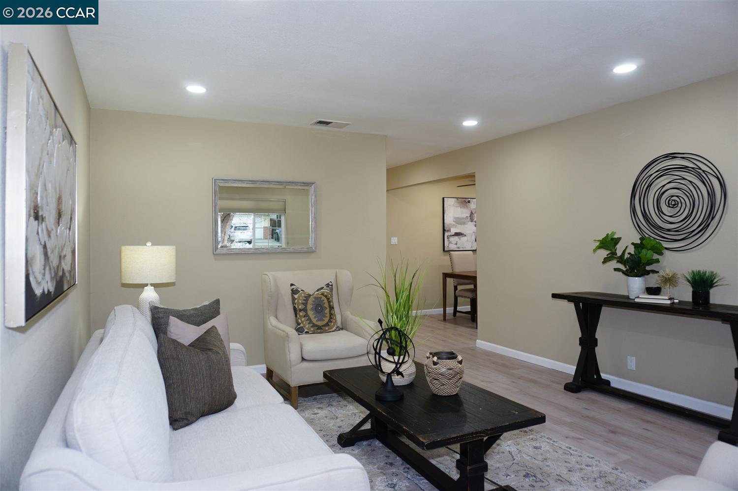 Detail Gallery Image 11 of 43 For 3474 Woodside Ln, San Jose,  CA 95121 - 4 Beds | 2 Baths