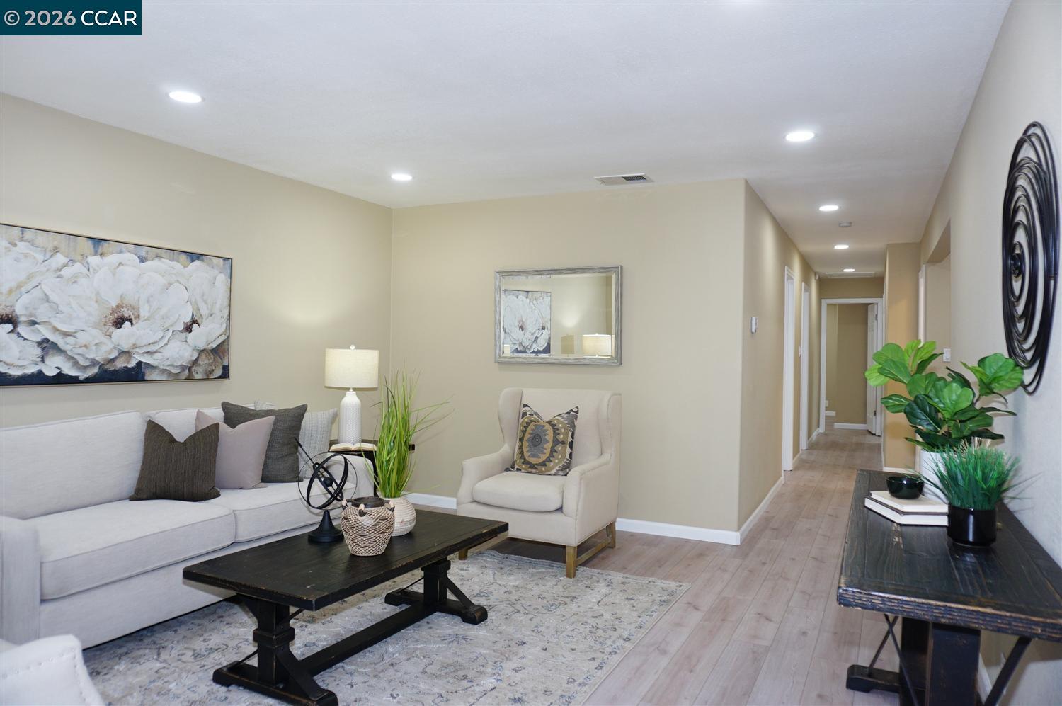 Detail Gallery Image 12 of 43 For 3474 Woodside Ln, San Jose,  CA 95121 - 4 Beds | 2 Baths