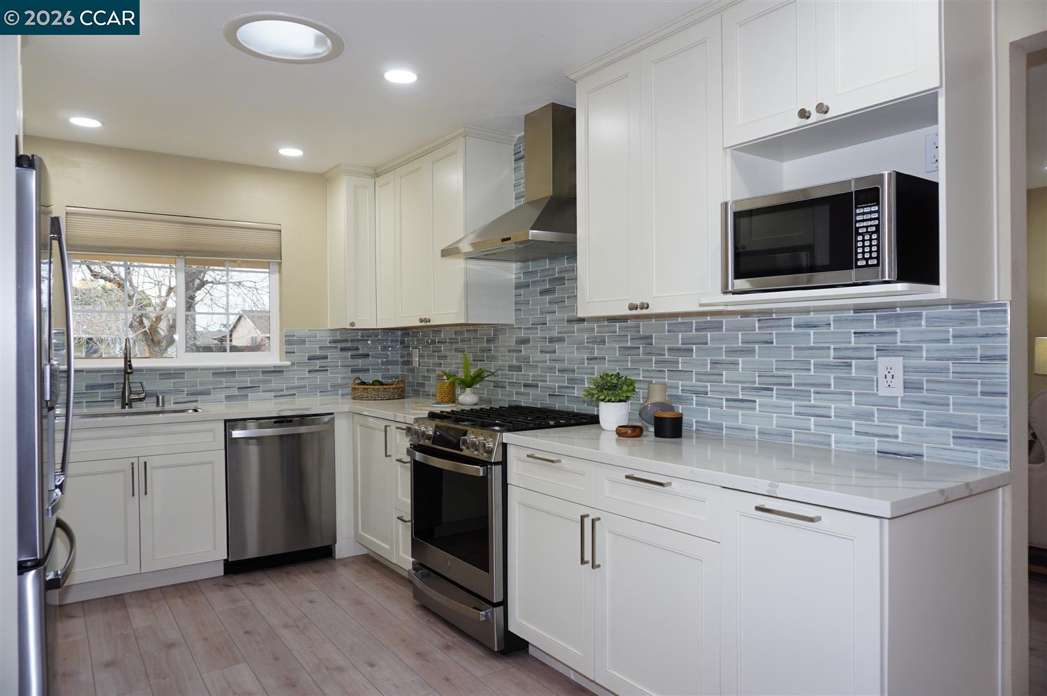 Detail Gallery Image 13 of 43 For 3474 Woodside Ln, San Jose,  CA 95121 - 4 Beds | 2 Baths