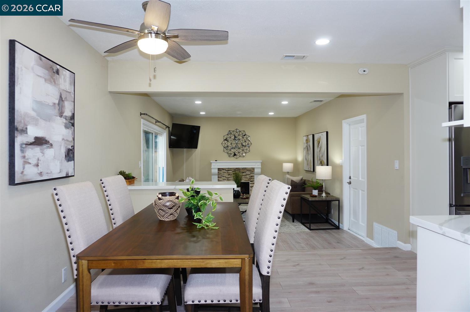 Detail Gallery Image 16 of 43 For 3474 Woodside Ln, San Jose,  CA 95121 - 4 Beds | 2 Baths