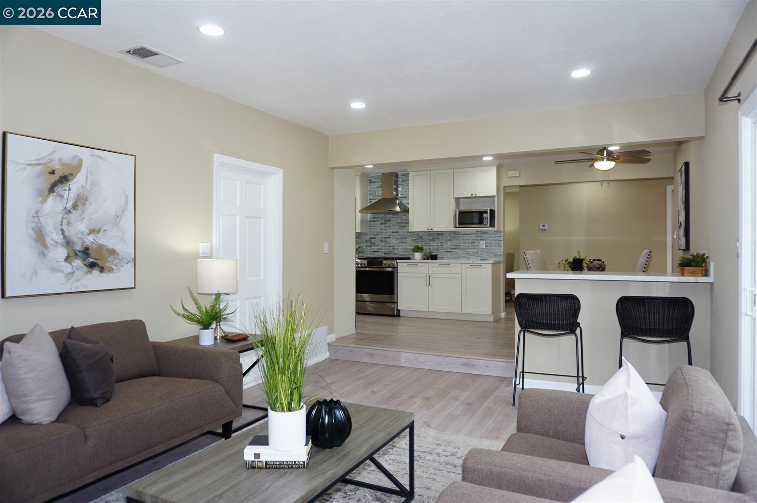 Detail Gallery Image 17 of 43 For 3474 Woodside Ln, San Jose,  CA 95121 - 4 Beds | 2 Baths