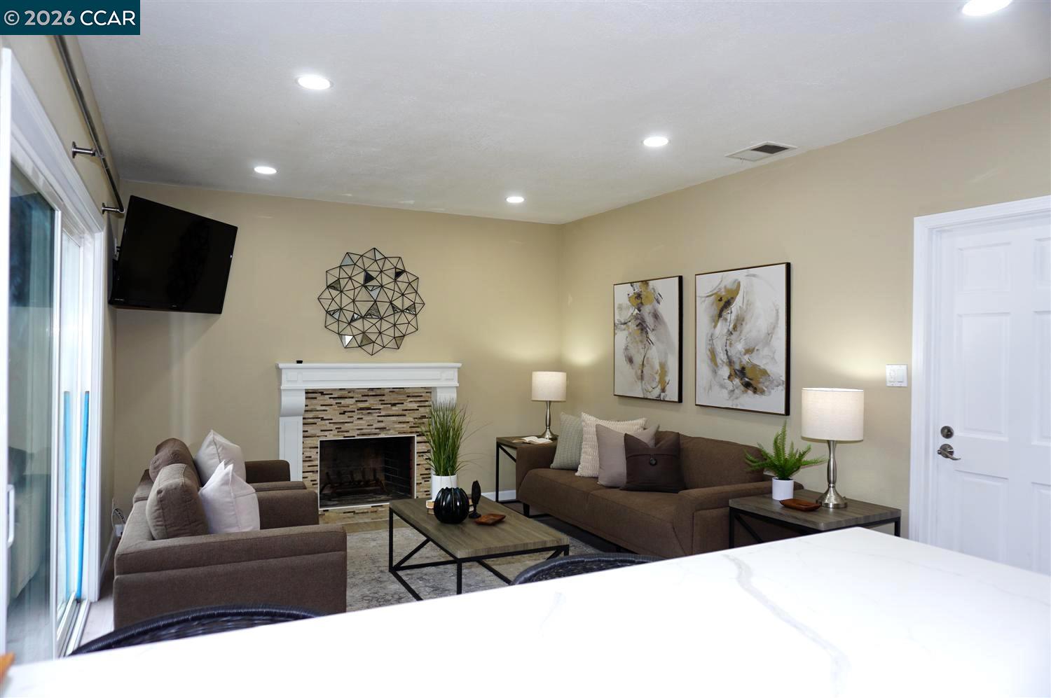 Detail Gallery Image 19 of 43 For 3474 Woodside Ln, San Jose,  CA 95121 - 4 Beds | 2 Baths