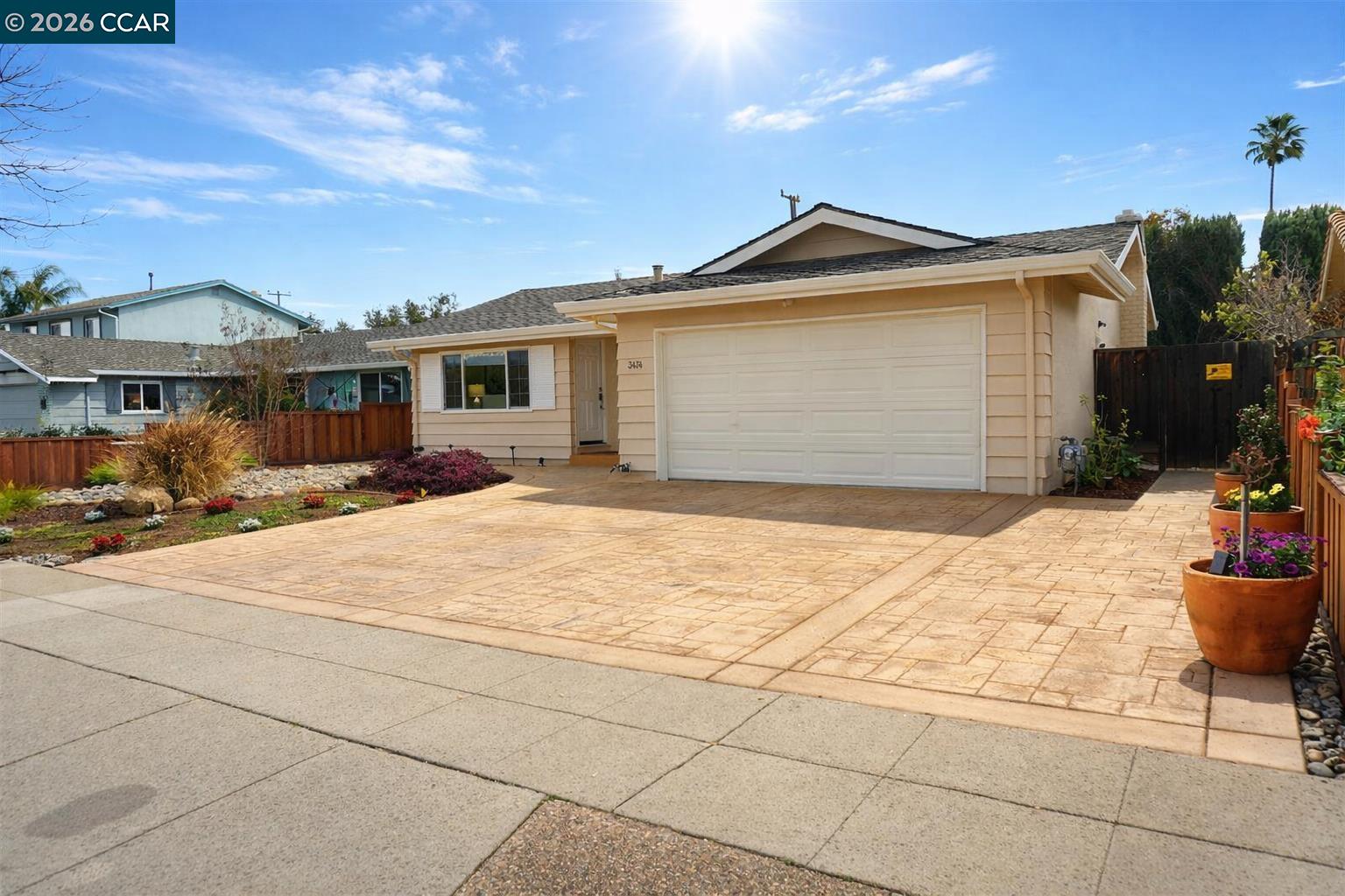 Detail Gallery Image 4 of 43 For 3474 Woodside Ln, San Jose,  CA 95121 - 4 Beds | 2 Baths