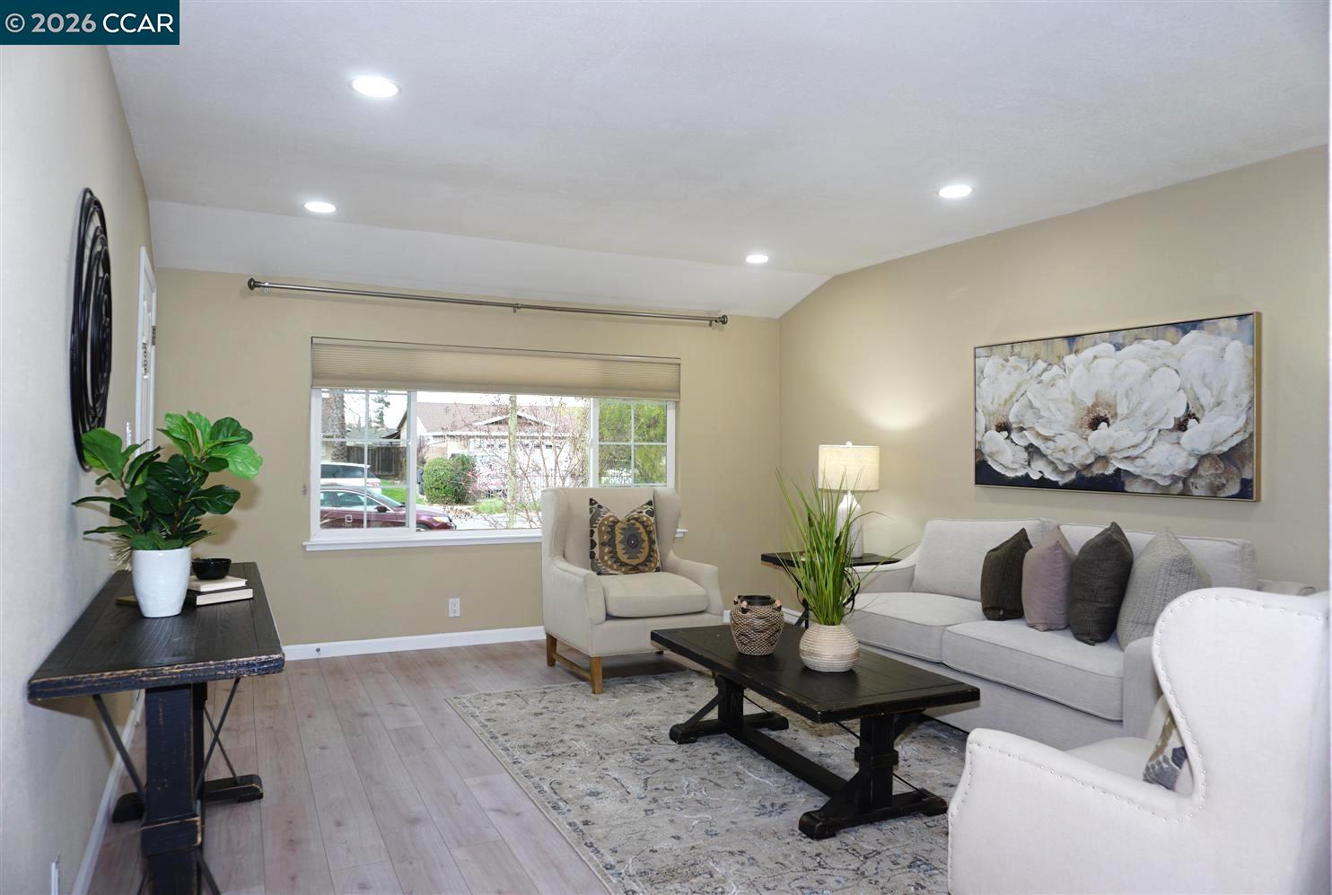 Detail Gallery Image 7 of 43 For 3474 Woodside Ln, San Jose,  CA 95121 - 4 Beds | 2 Baths