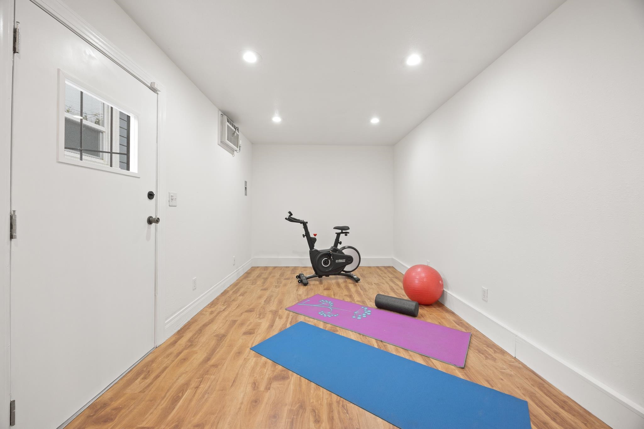 Detail Gallery Image 27 of 43 For 1538 20th Ave, Oakland,  CA 94606 - 2 Beds | 1 Baths