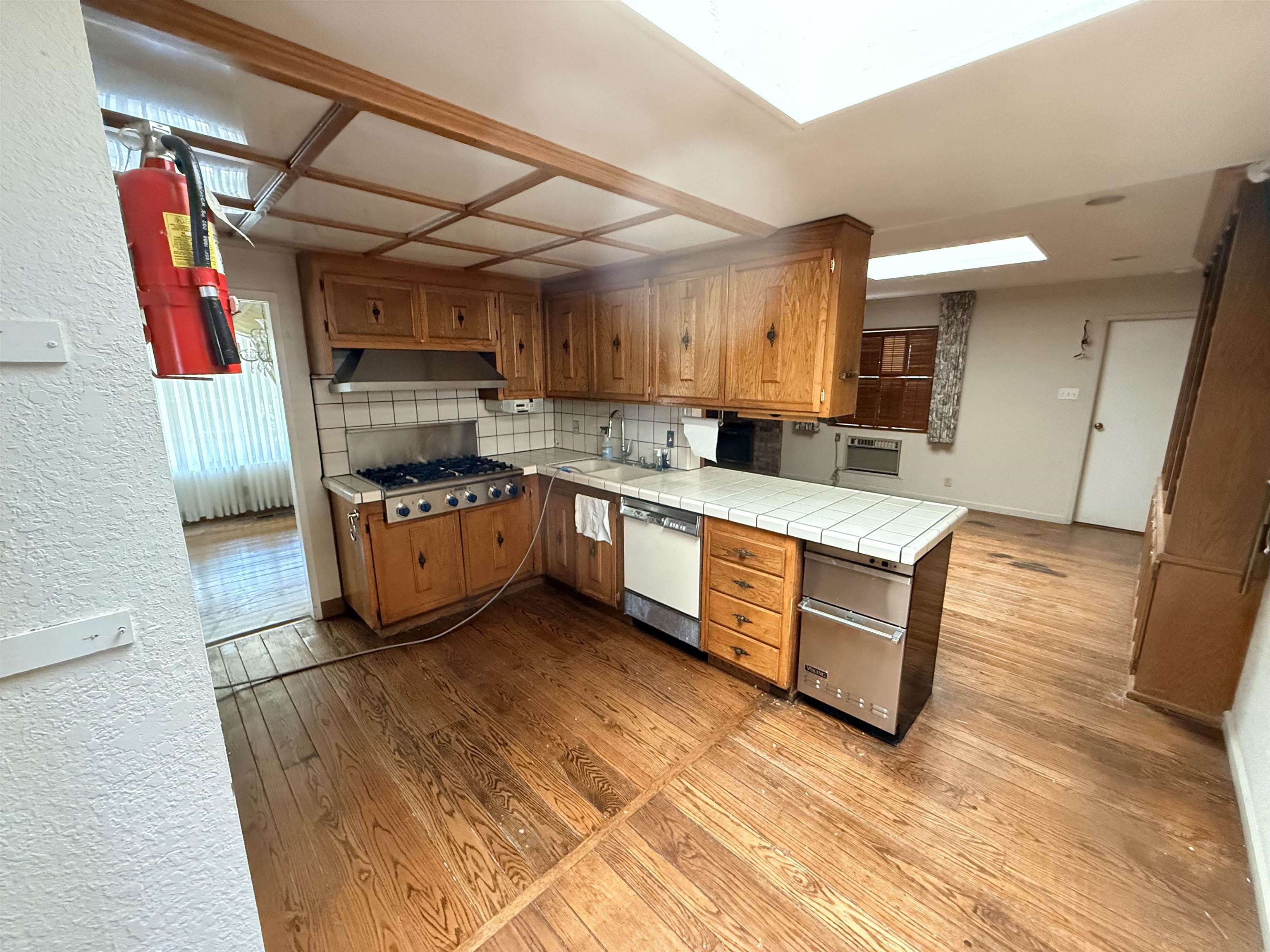 Detail Gallery Image 4 of 14 For 2883 Bowling Green Dr, Walnut Creek,  CA 94598 - 4 Beds | 2 Baths