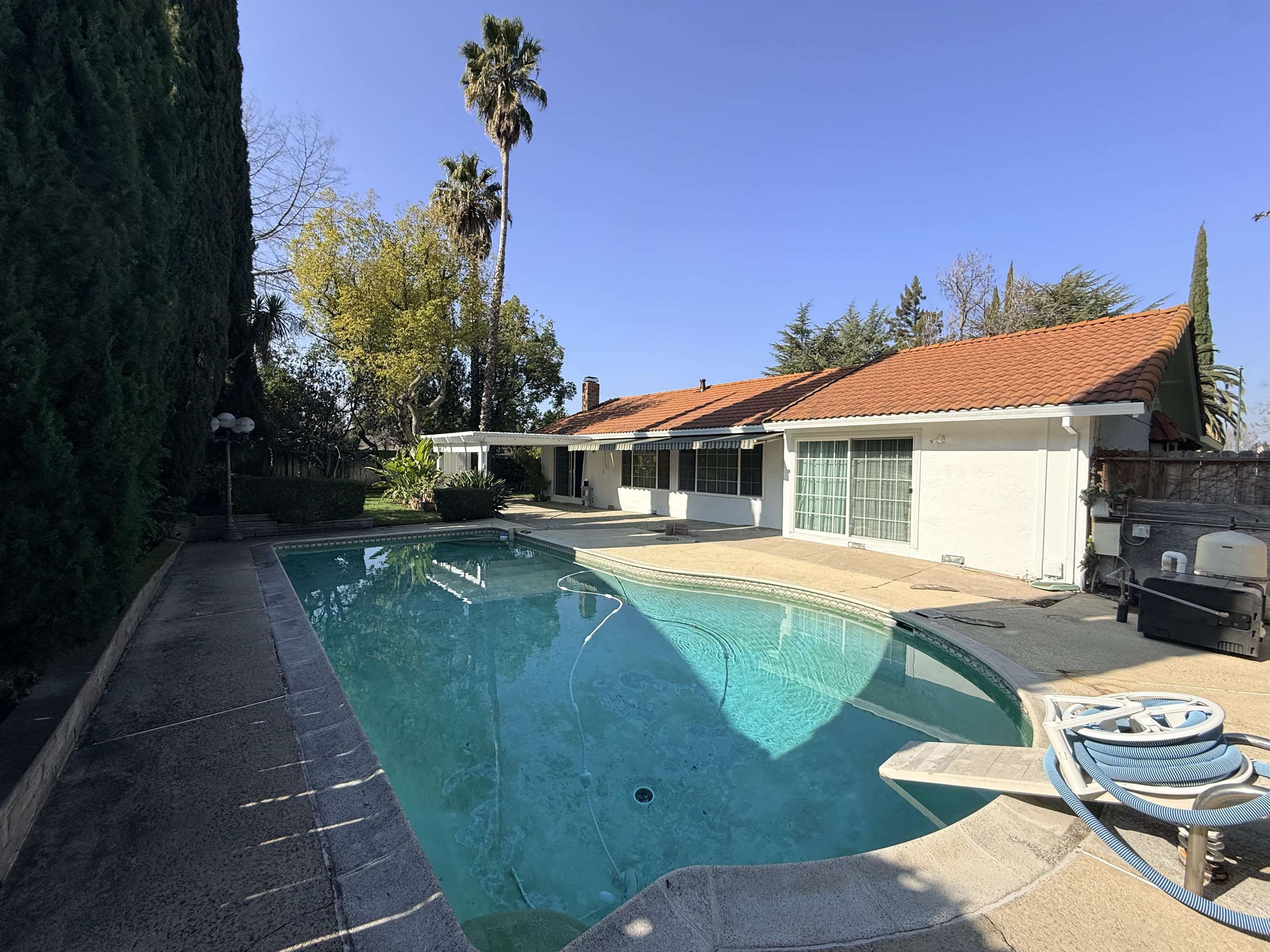 Detail Gallery Image 10 of 14 For 2883 Bowling Green Dr, Walnut Creek,  CA 94598 - 4 Beds | 2 Baths