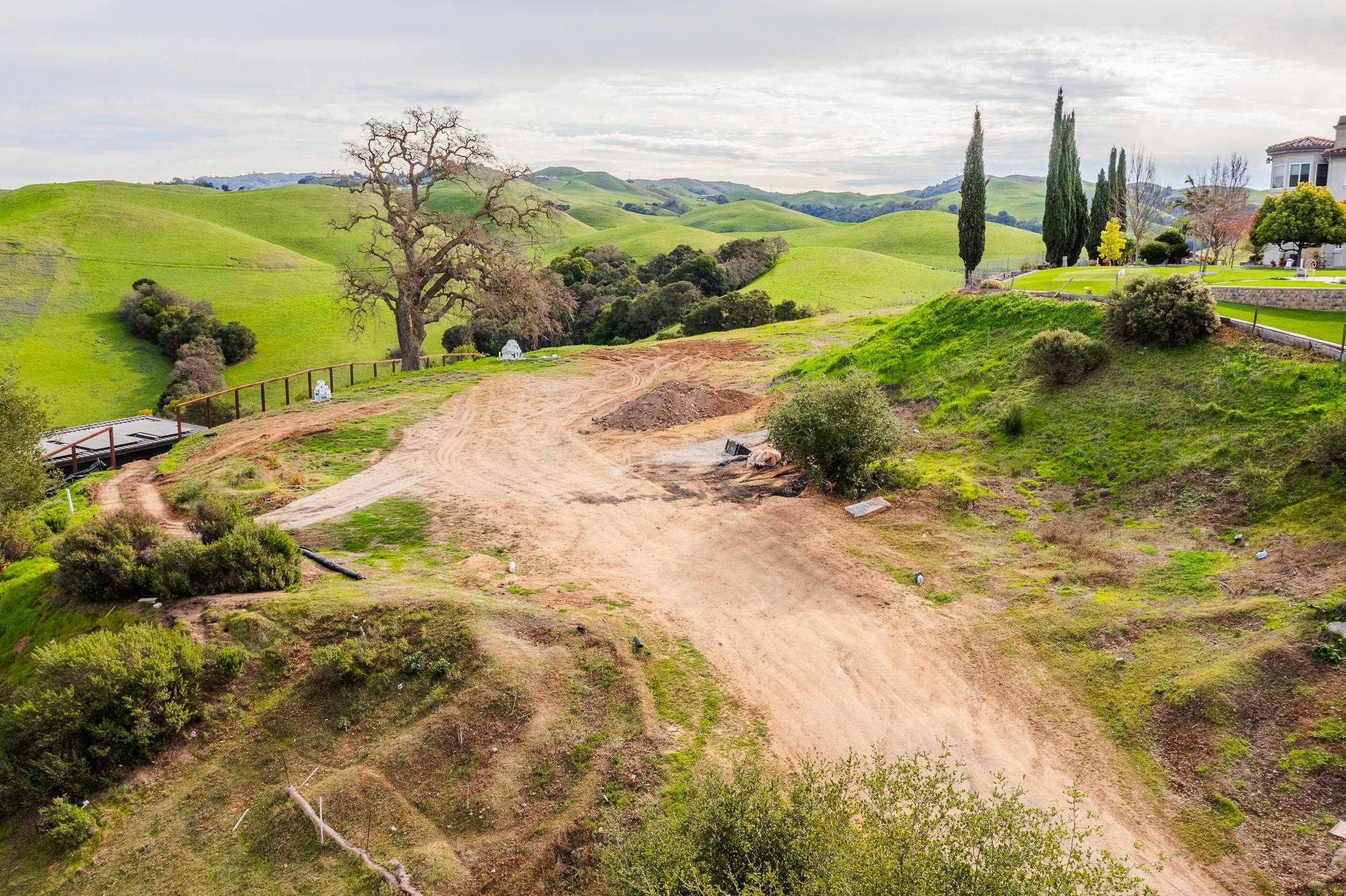 Detail Gallery Image 9 of 16 For 529 Vista Ridge Drive, Milpitas,  CA 95035 - – Beds | – Baths