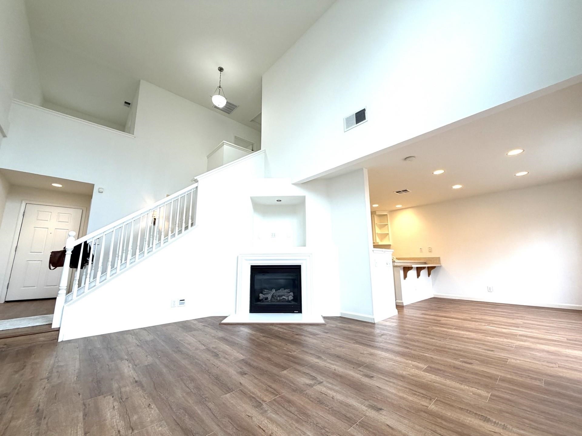 Detail Gallery Image 5 of 13 For 7835 Veronica Ct, San Ramon,  CA 94582 - 2 Beds | 2/1 Baths