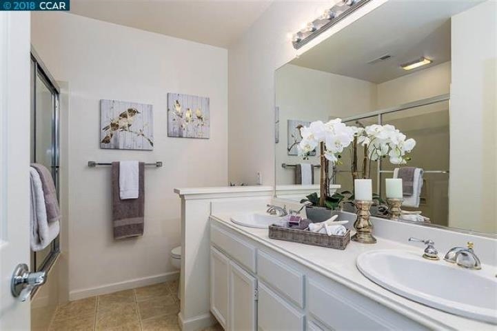 Detail Gallery Image 10 of 13 For 7835 Veronica Ct, San Ramon,  CA 94582 - 2 Beds | 2/1 Baths