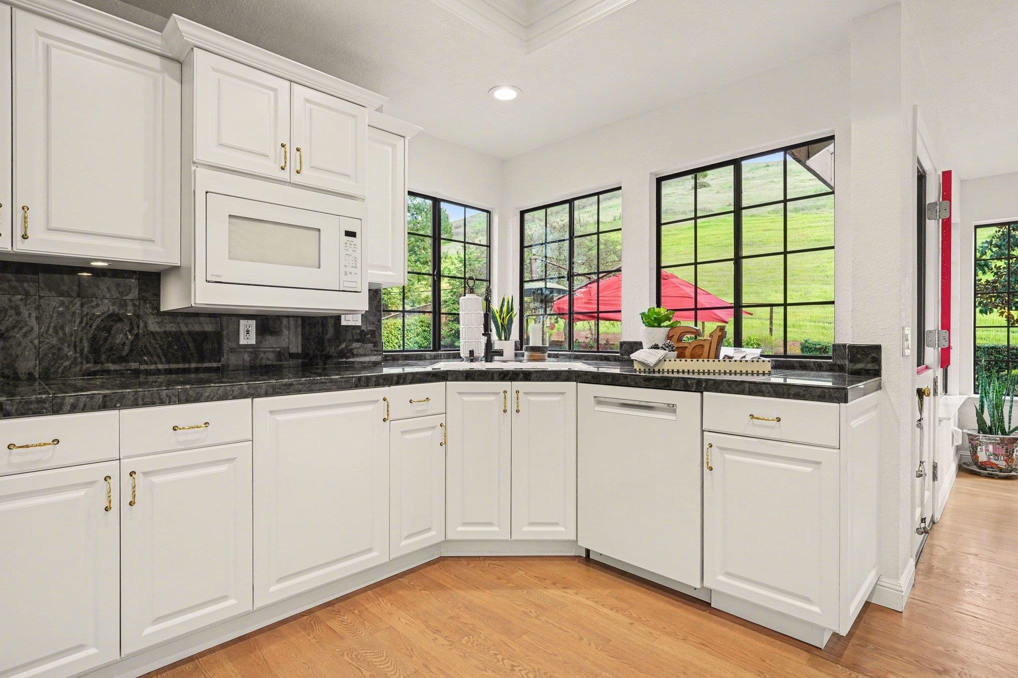 Detail Gallery Image 11 of 50 For 5102 Blackhawk Dr, Danville,  CA 94506 - 4 Beds | 2/1 Baths