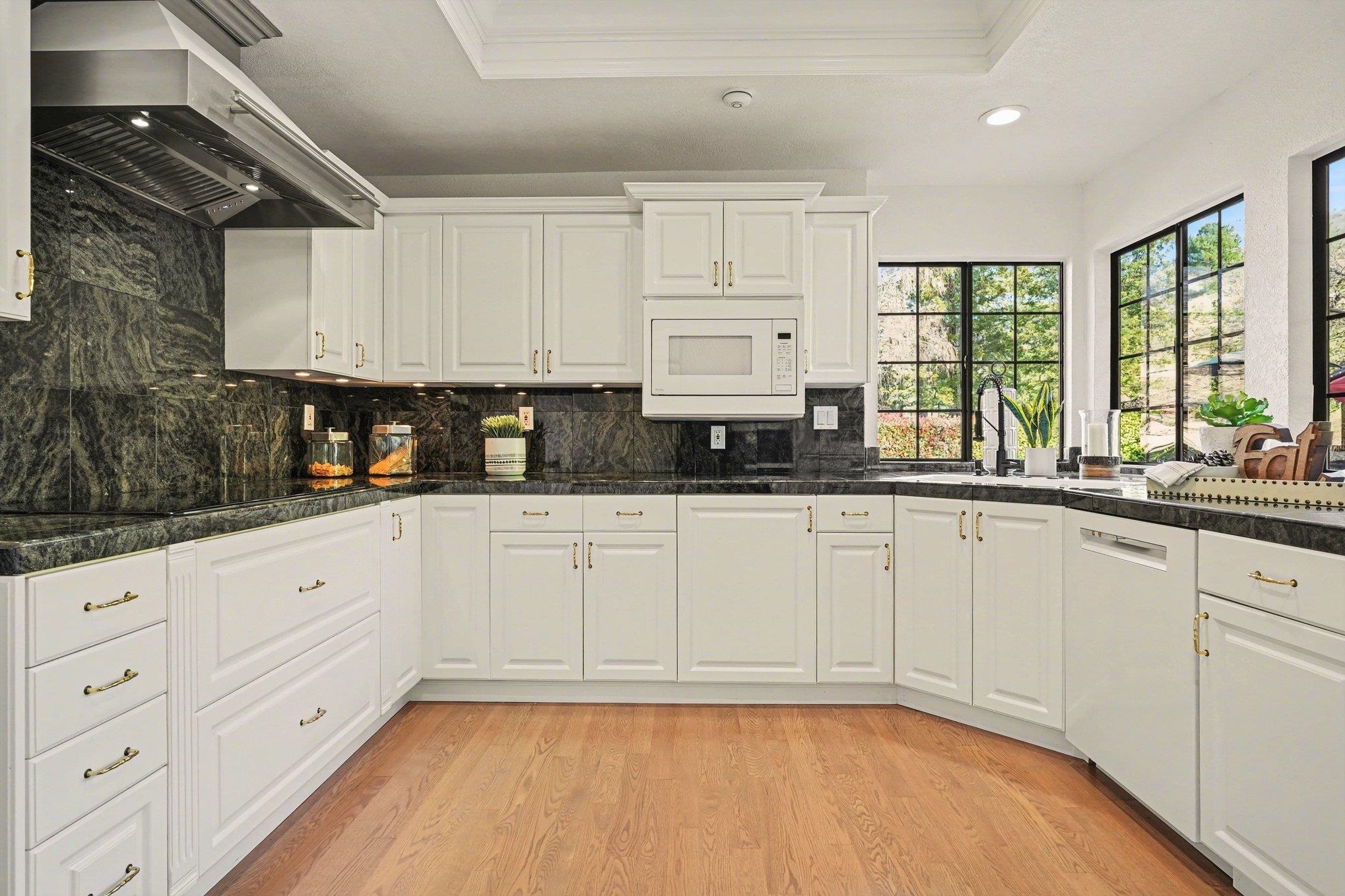 Detail Gallery Image 9 of 50 For 5102 Blackhawk Dr, Danville,  CA 94506 - 4 Beds | 2/1 Baths