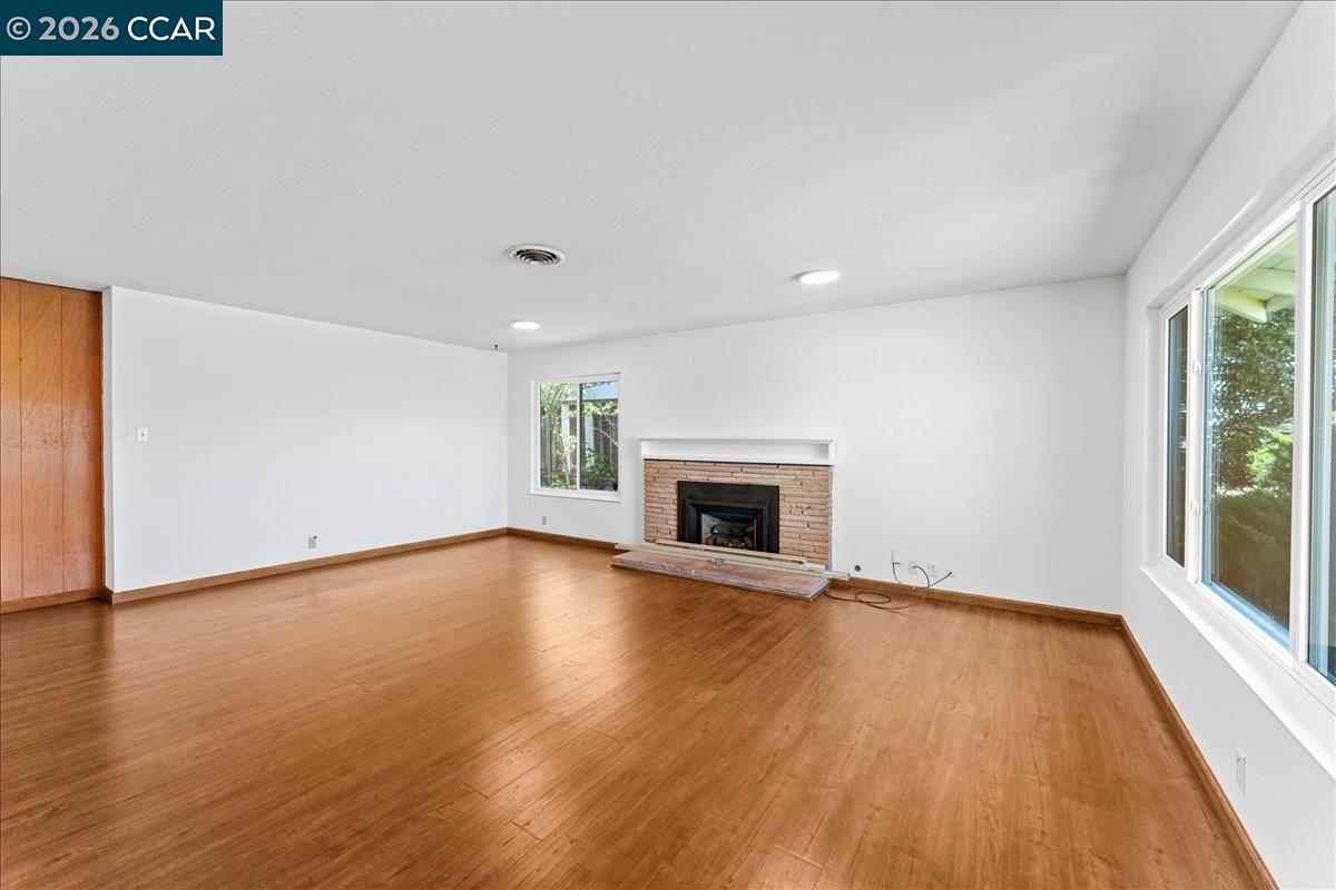 Detail Gallery Image 11 of 47 For 1566 Mann Dr, Pinole,  CA 94564 - 3 Beds | 2 Baths