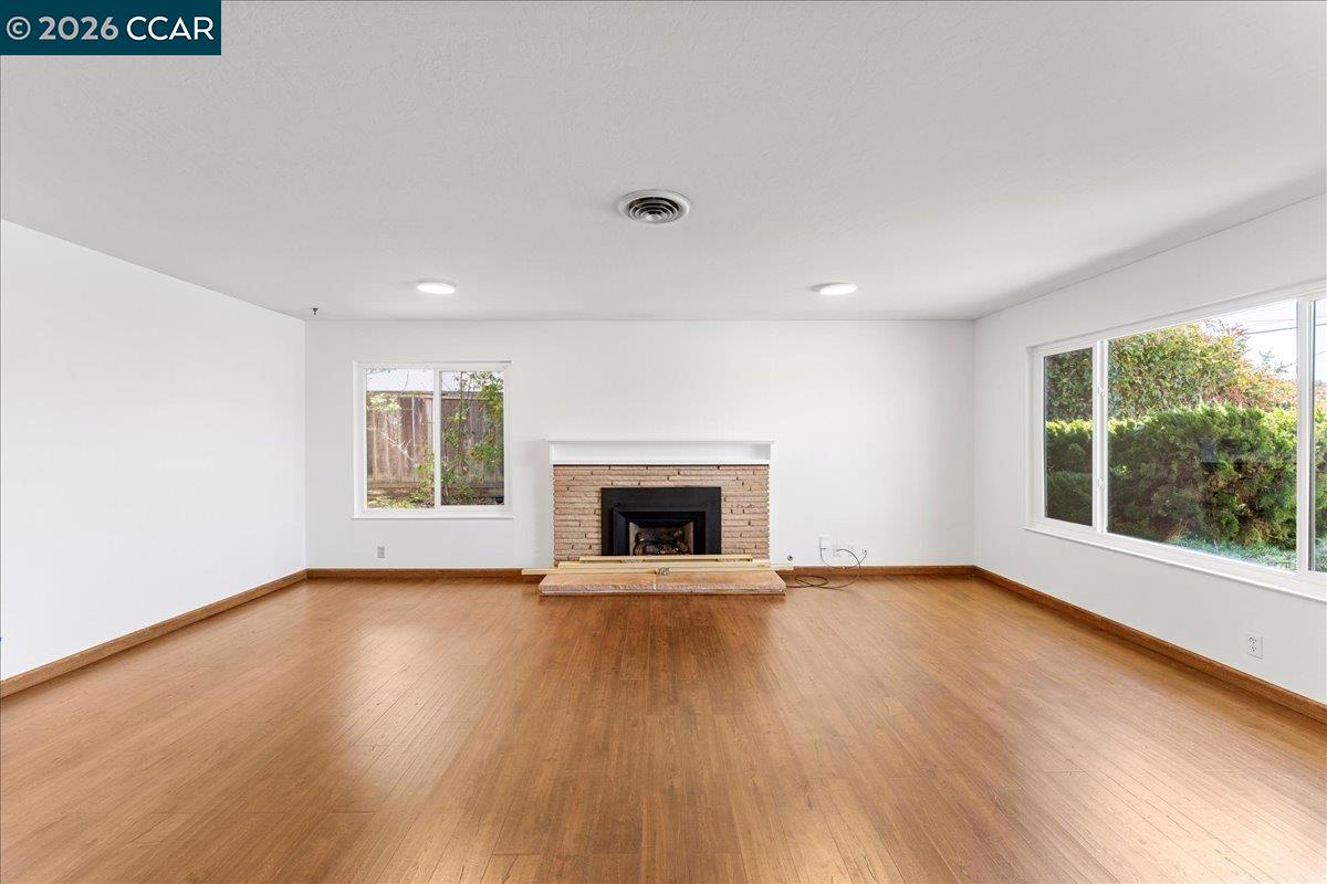 Detail Gallery Image 12 of 47 For 1566 Mann Dr, Pinole,  CA 94564 - 3 Beds | 2 Baths