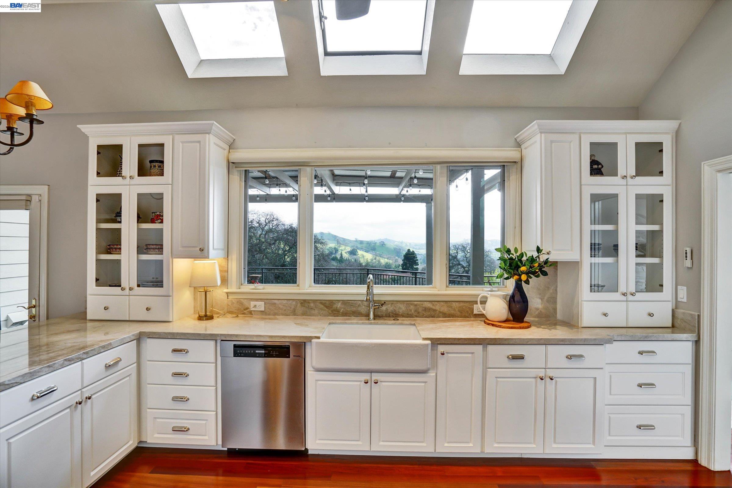 Detail Gallery Image 11 of 58 For 2382 Alameda Diablo, Diablo,  CA 94528 - 6 Beds | 7 Baths