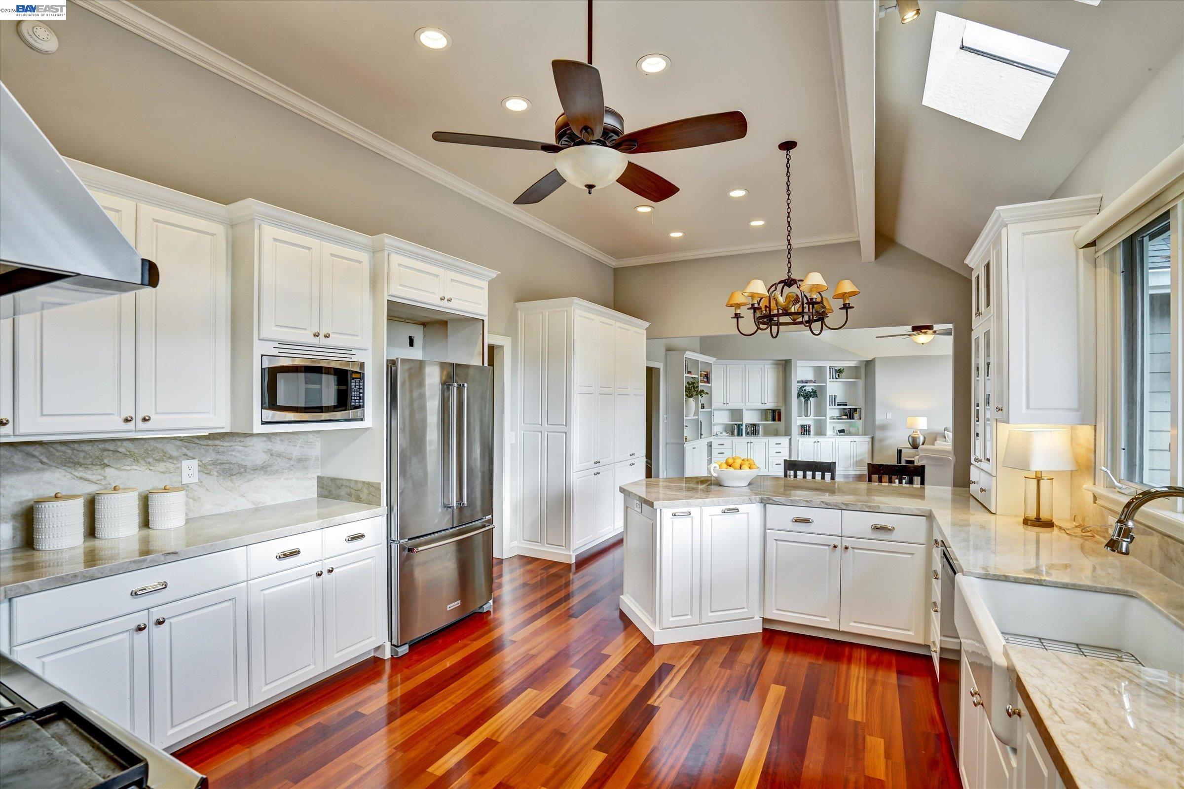 Detail Gallery Image 14 of 58 For 2382 Alameda Diablo, Diablo,  CA 94528 - 6 Beds | 7 Baths