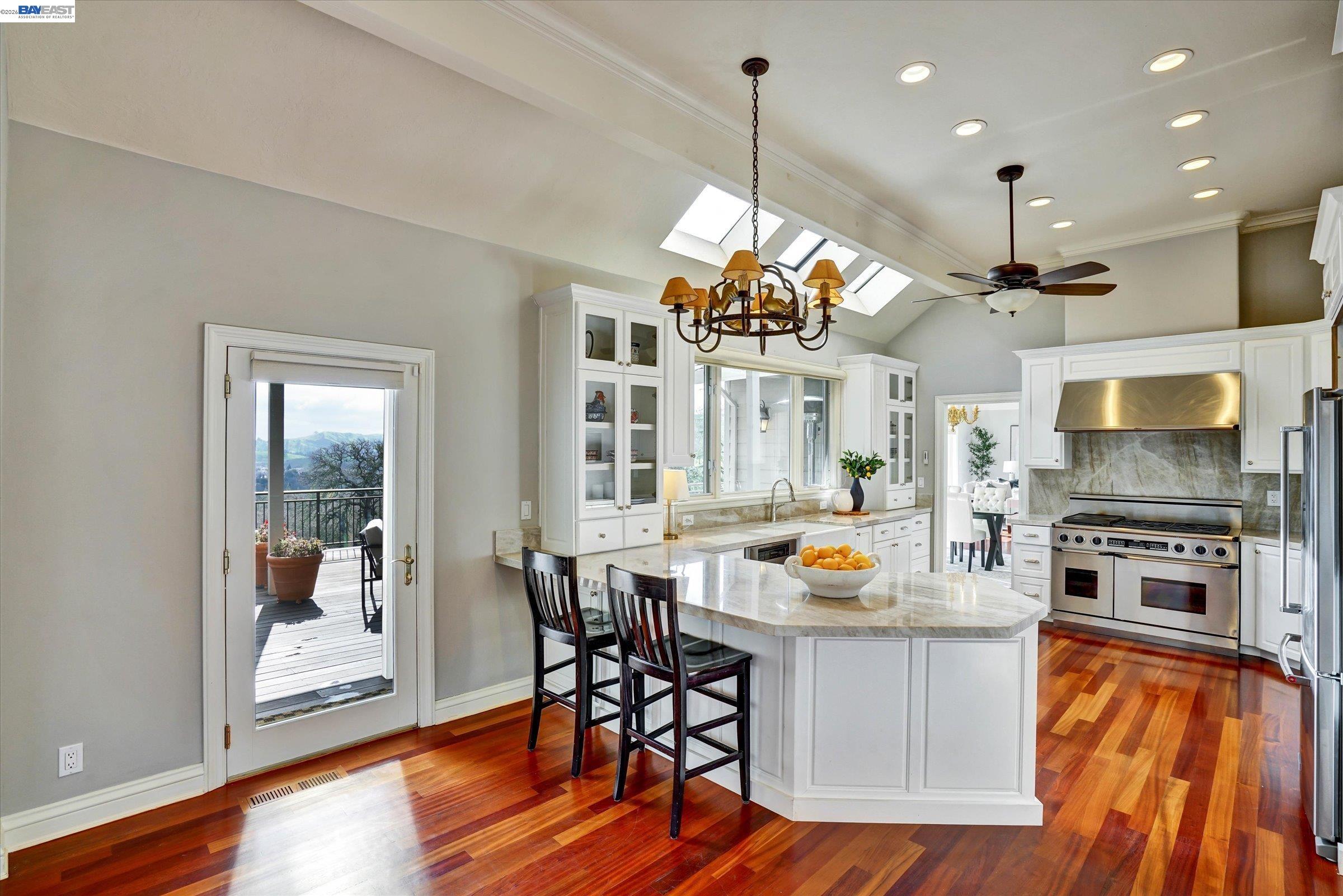 Detail Gallery Image 14 of 58 For 2382 Alameda Diablo, Diablo,  CA 94528 - 6 Beds | 7 Baths