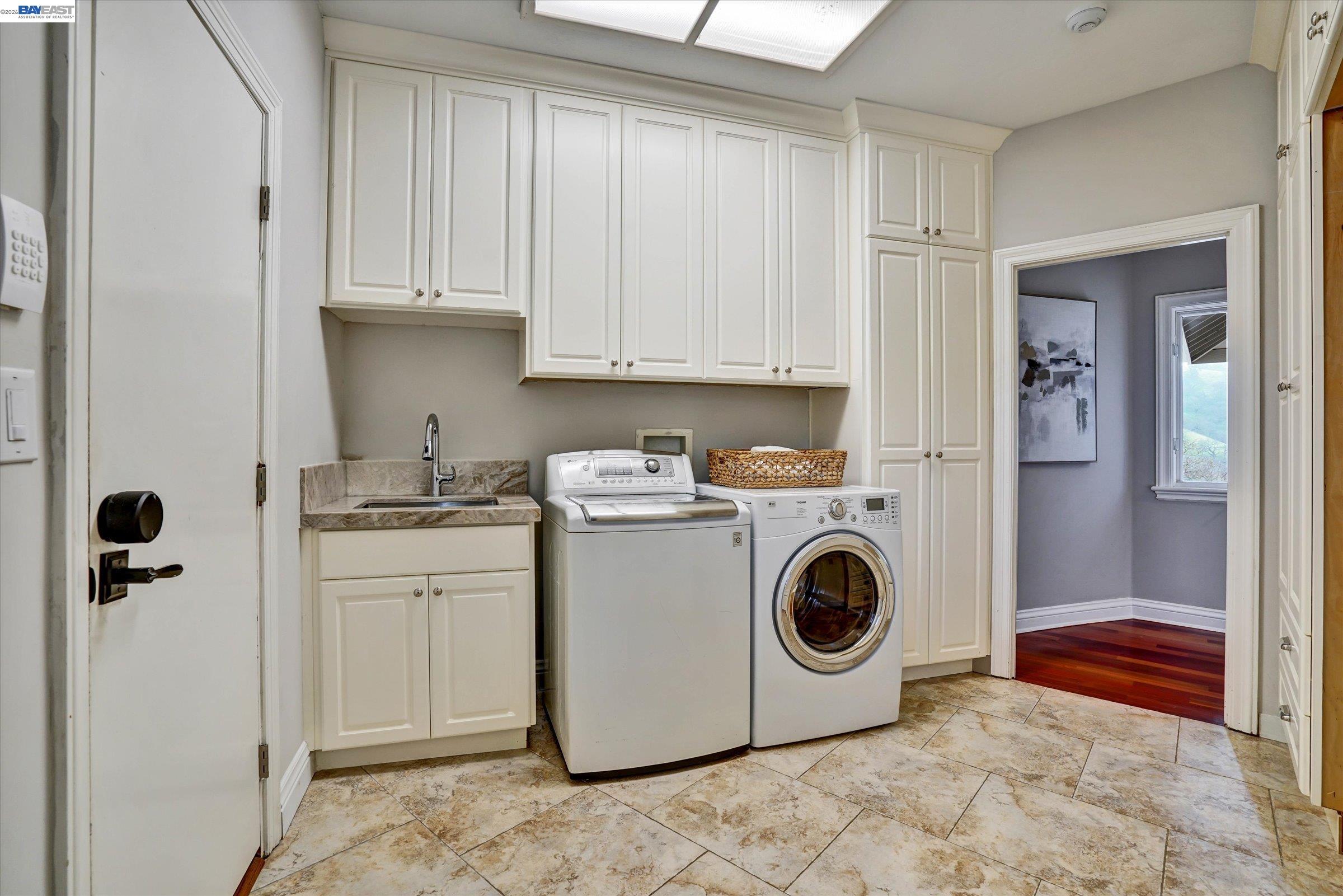 Detail Gallery Image 37 of 58 For 2382 Alameda Diablo, Diablo,  CA 94528 - 6 Beds | 7 Baths