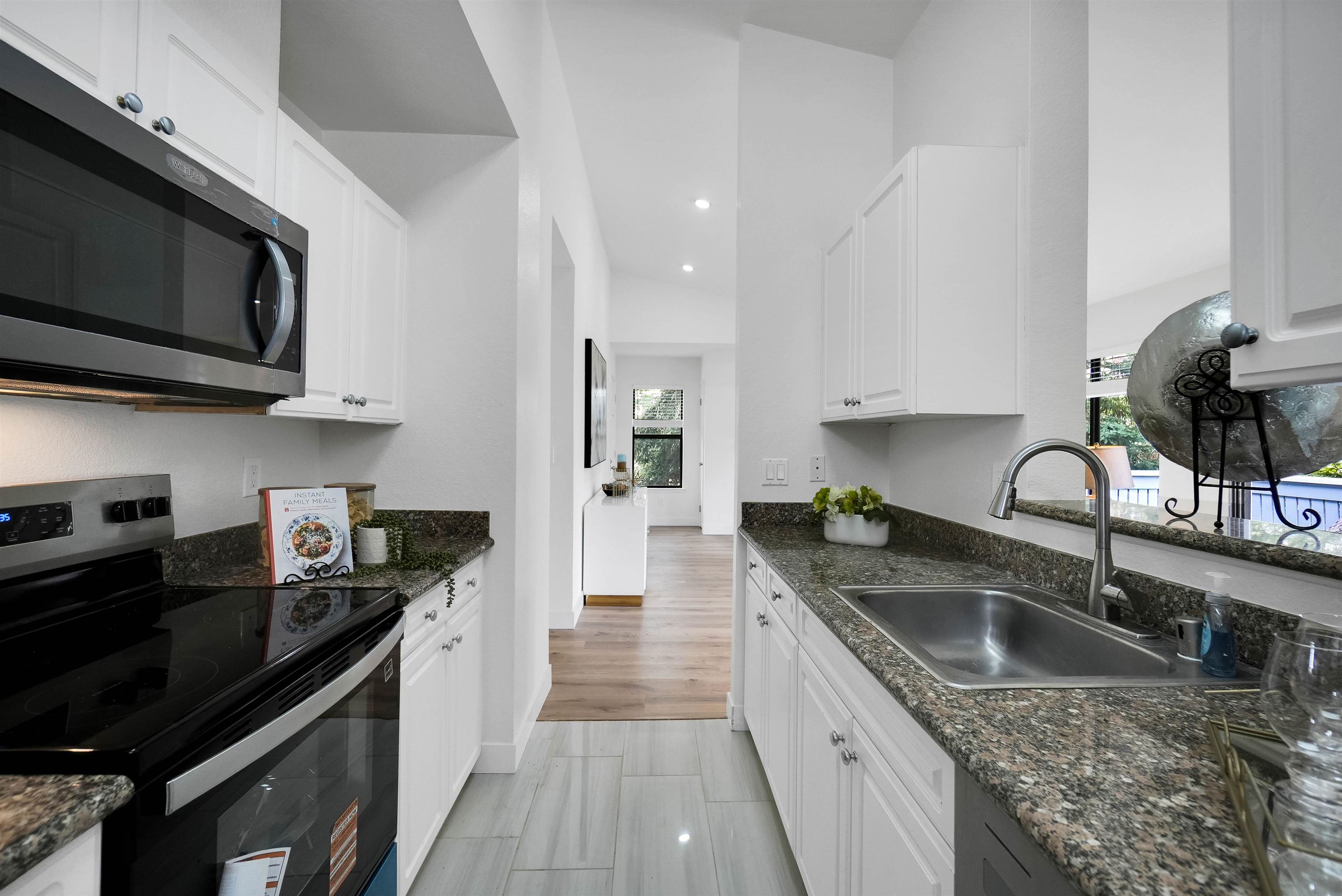 Photo #16: 41123830 Listing: Photo #16