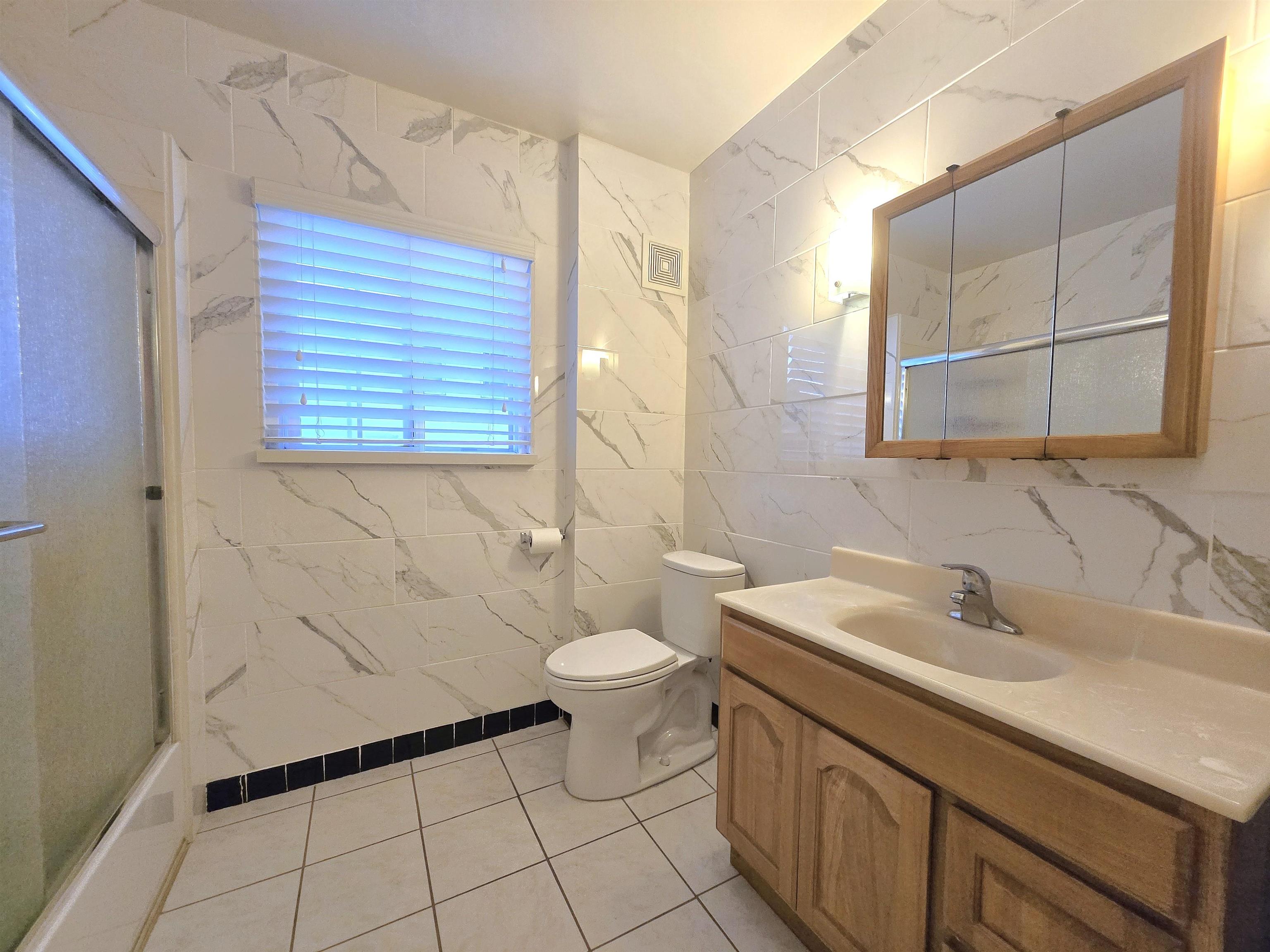 Detail Gallery Image 8 of 13 For 2917 Telegraph Ave, Berkeley,  CA 94705 - – Beds | – Baths