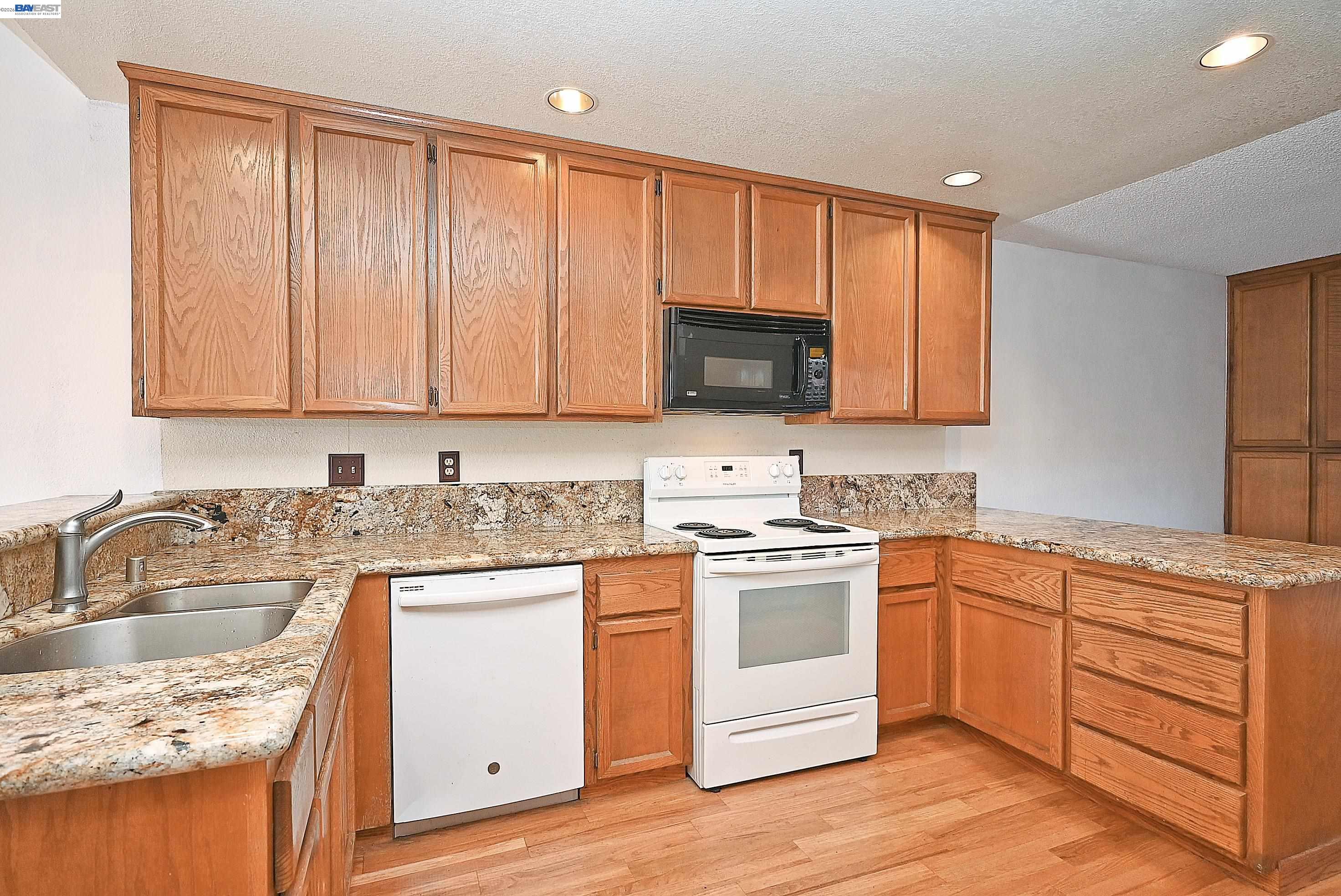 Photo #21: 41123834 Listing: Photo #21