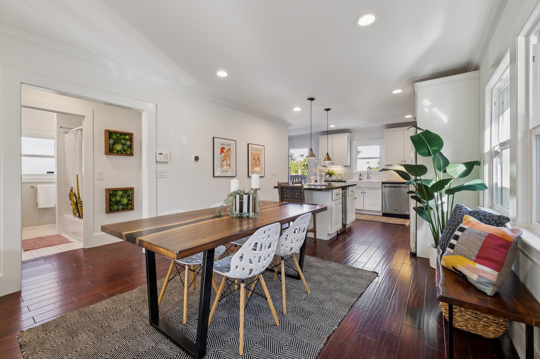 Detail Gallery Image 12 of 41 For 878 57th Street, Oakland,  CA 94608 - 2 Beds | 1 Baths