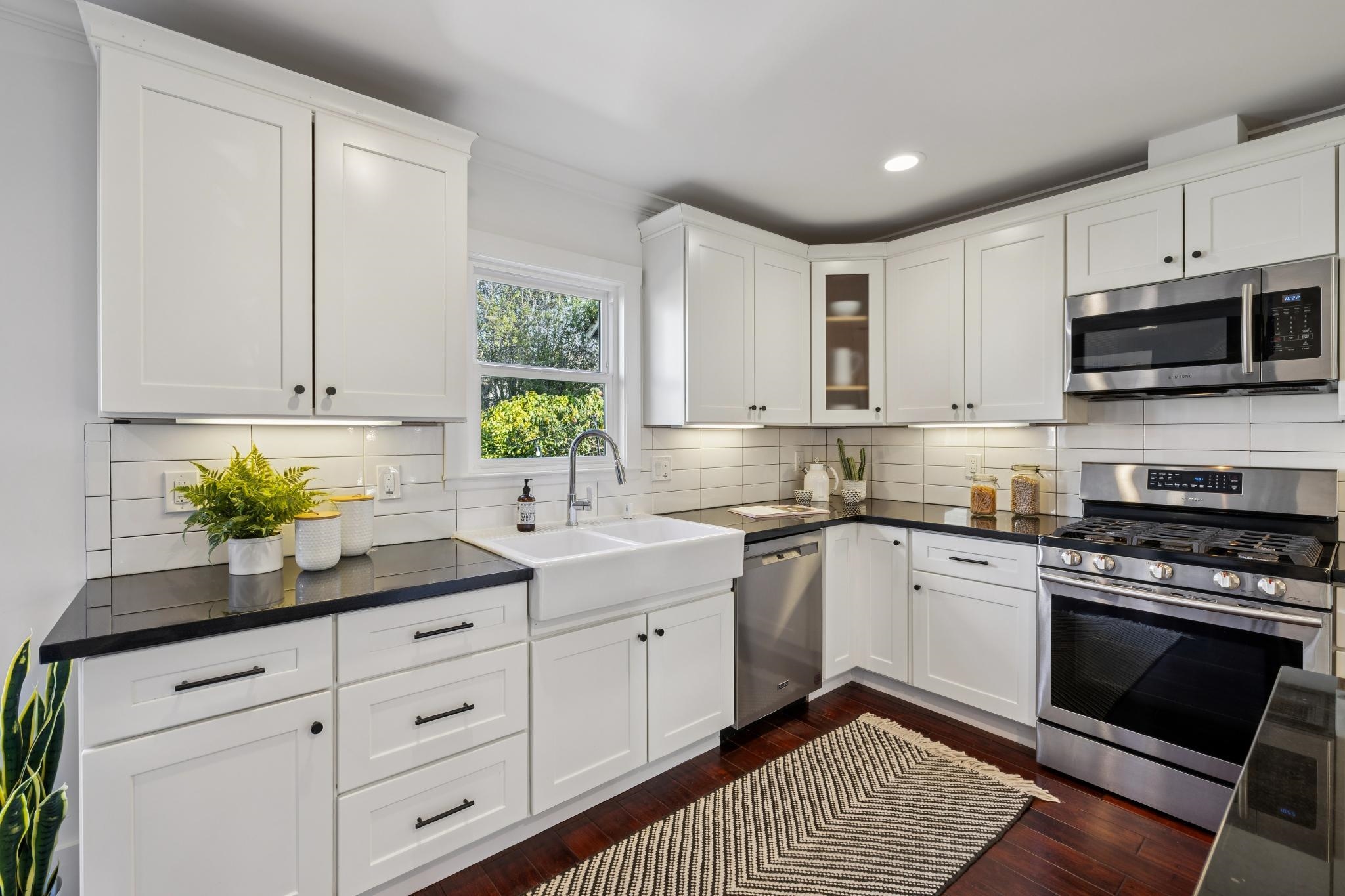 Detail Gallery Image 16 of 41 For 878 57th Street, Oakland,  CA 94608 - 2 Beds | 1 Baths