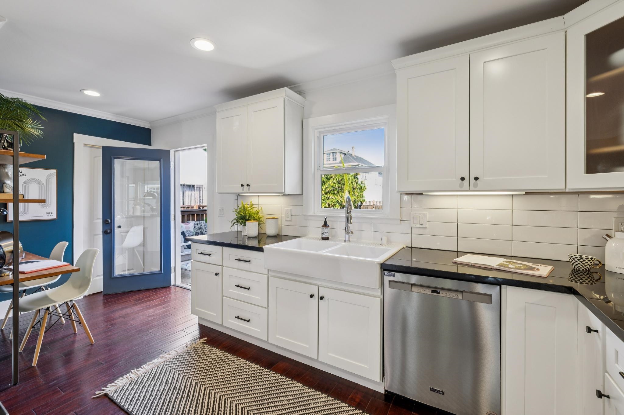 Detail Gallery Image 18 of 41 For 878 57th Street, Oakland,  CA 94608 - 2 Beds | 1 Baths