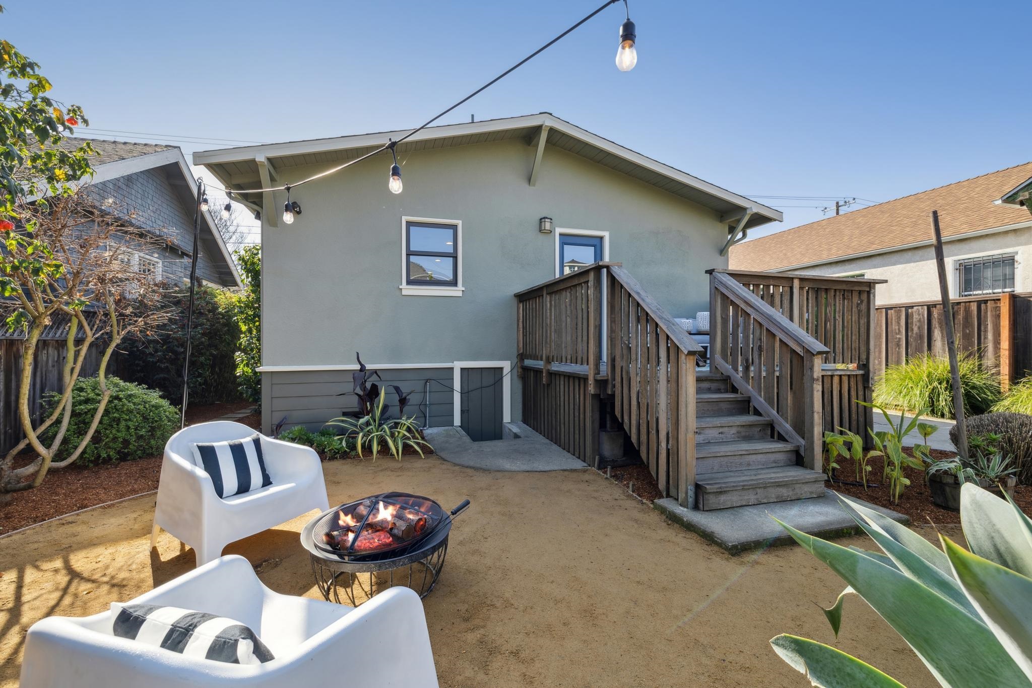 Detail Gallery Image 28 of 41 For 878 57th Street, Oakland,  CA 94608 - 2 Beds | 1 Baths