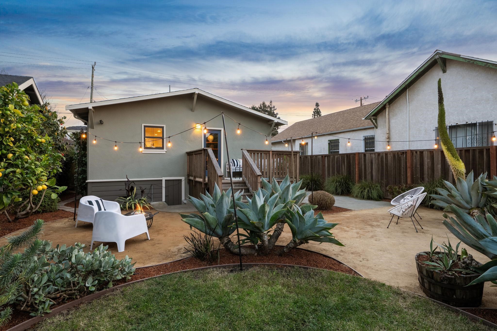 Detail Gallery Image 36 of 41 For 878 57th Street, Oakland,  CA 94608 - 2 Beds | 1 Baths