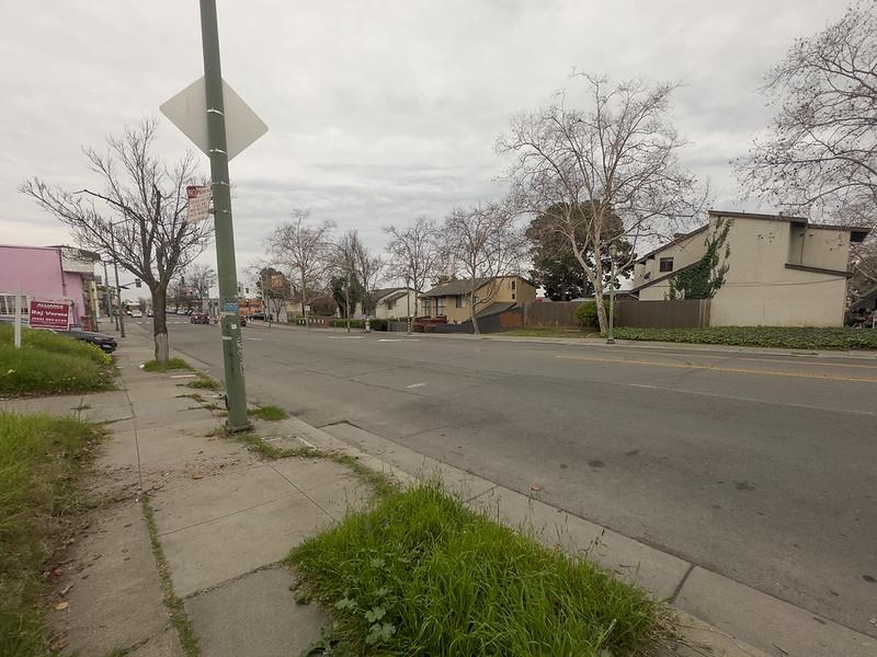 Detail Gallery Image 4 of 5 For Macarthur Blvd, Oakland,  CA 94603 - – Beds | – Baths