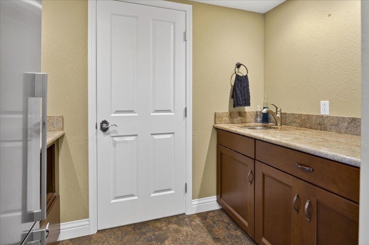 Detail Gallery Image 10 of 21 For 20819 Nunes Ave, Castro Valley,  CA 94546 - – Beds | – Baths