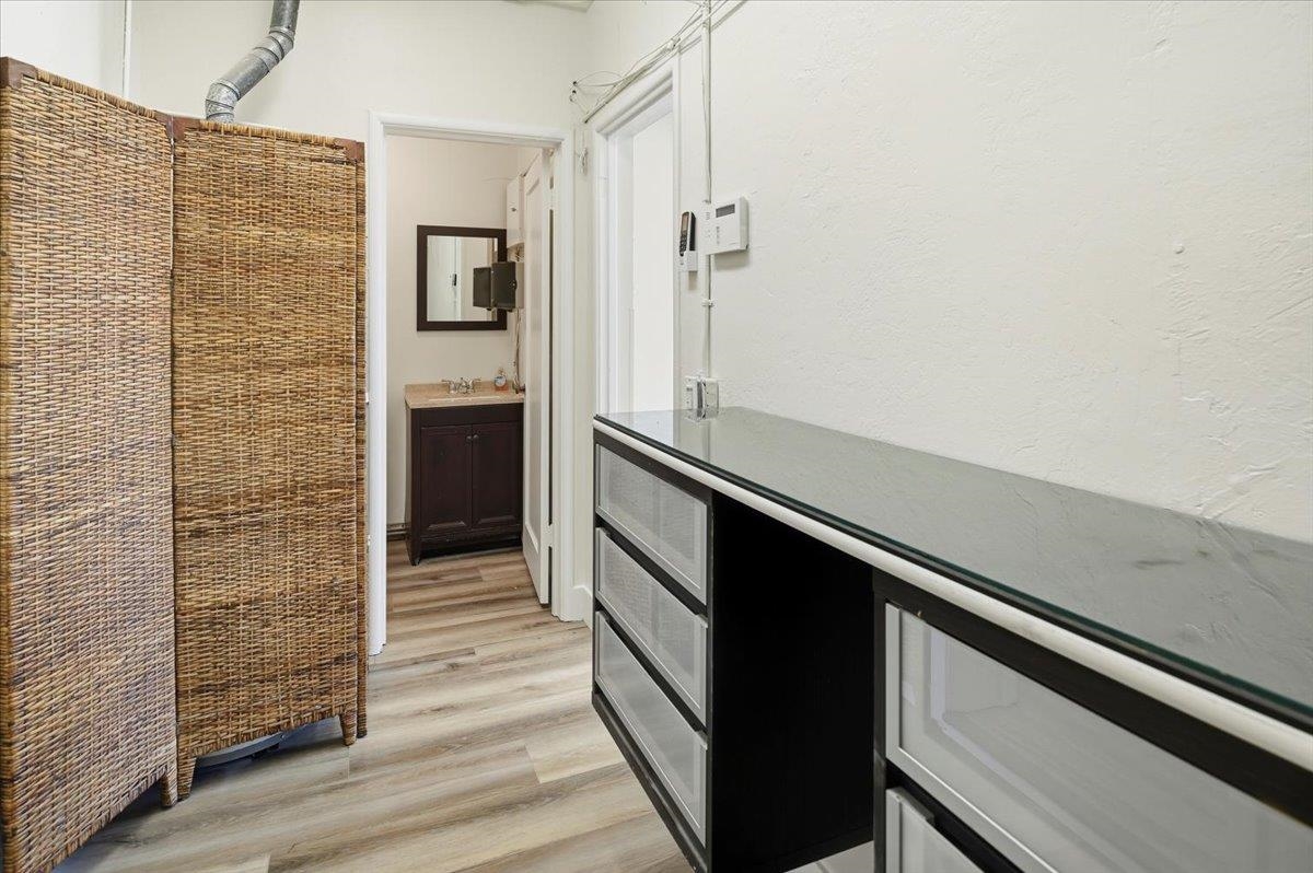 Detail Gallery Image 8 of 11 For 20825 Nunes Ave, Castro Valley,  CA 94546 - – Beds | – Baths