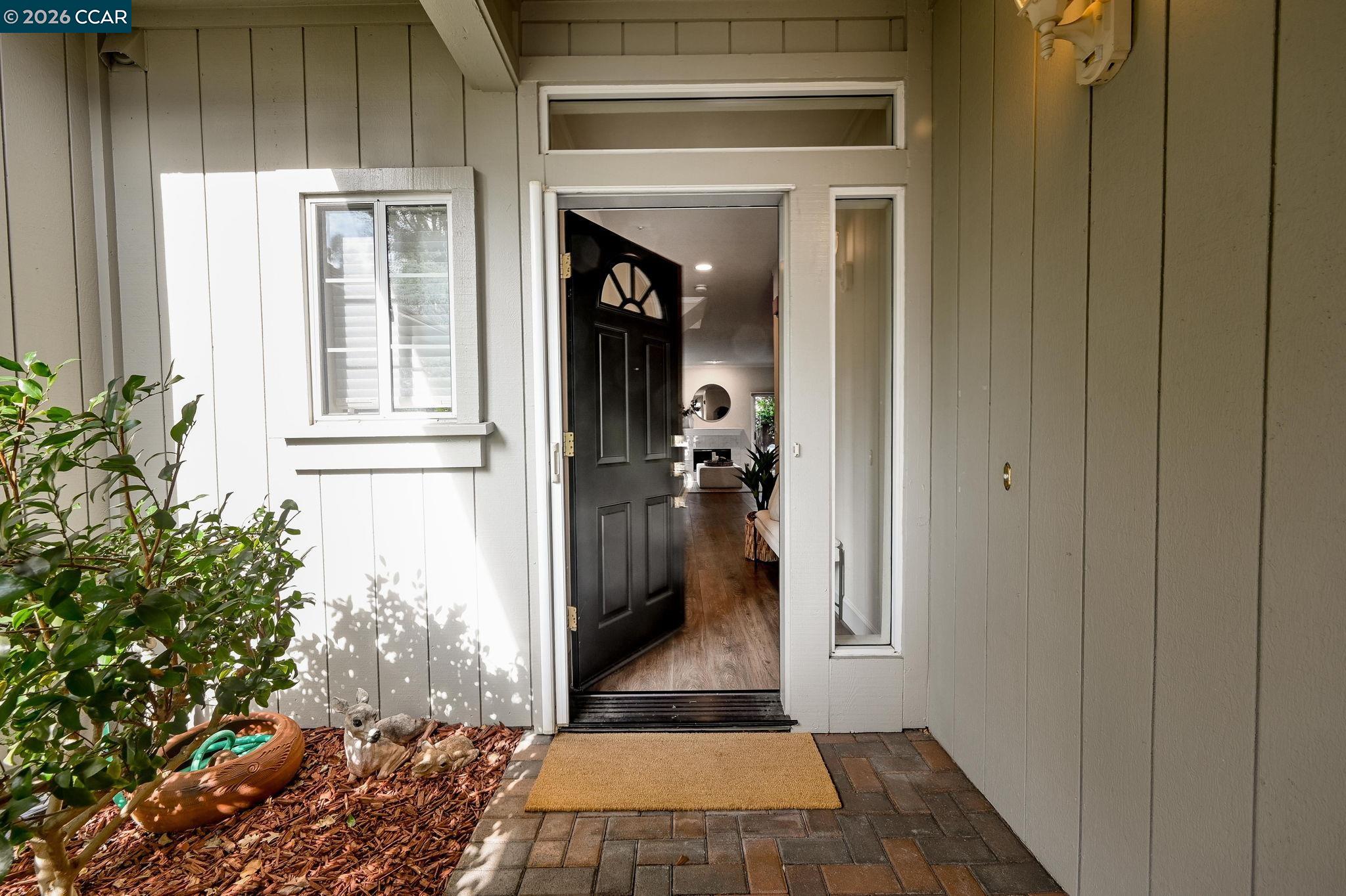 Detail Gallery Image 2 of 37 For 1384 Danville Blvd, Alamo,  CA 94507 - 2 Beds | 2/1 Baths