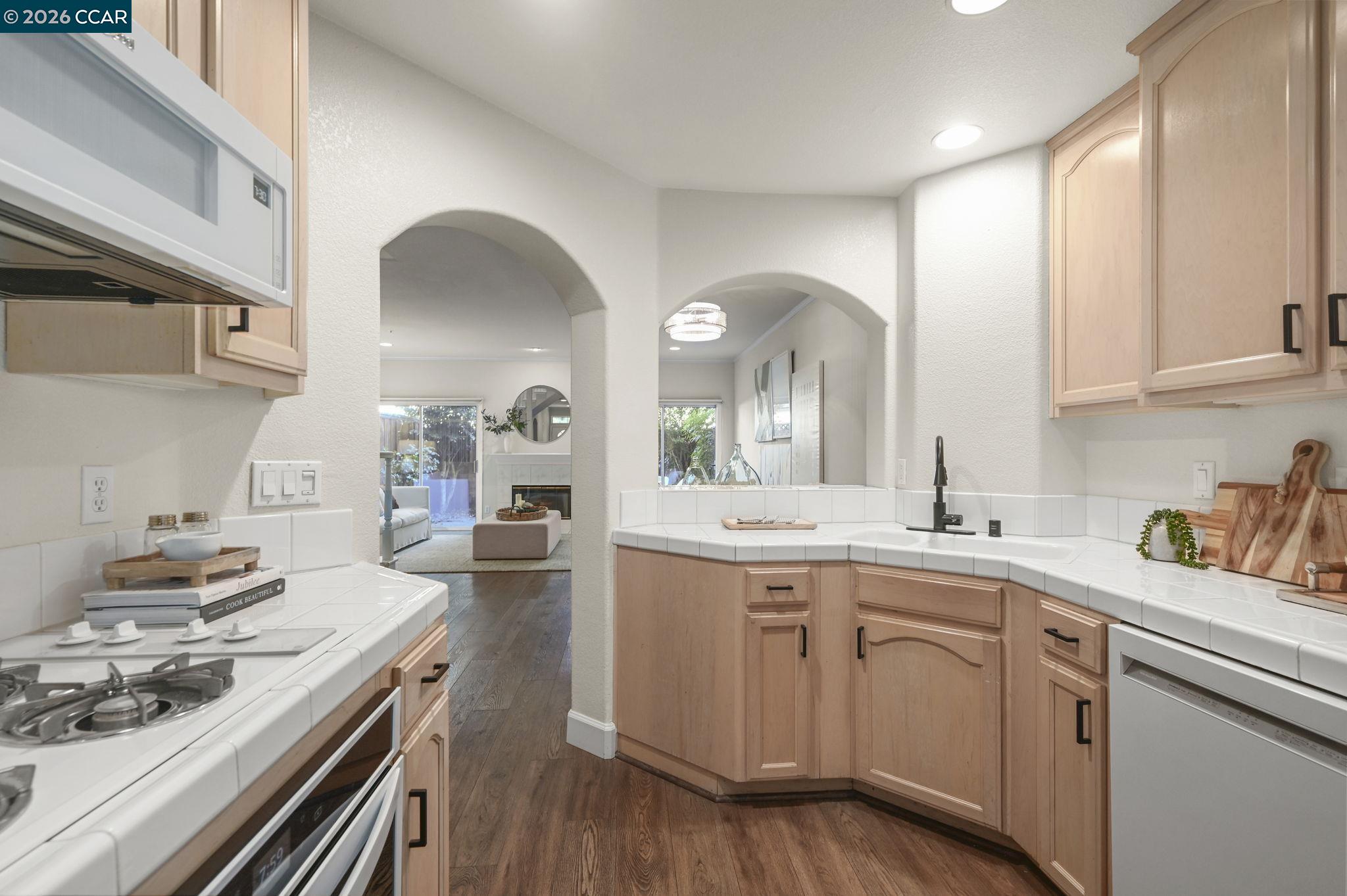 Detail Gallery Image 13 of 37 For 1384 Danville Blvd, Alamo,  CA 94507 - 2 Beds | 2/1 Baths