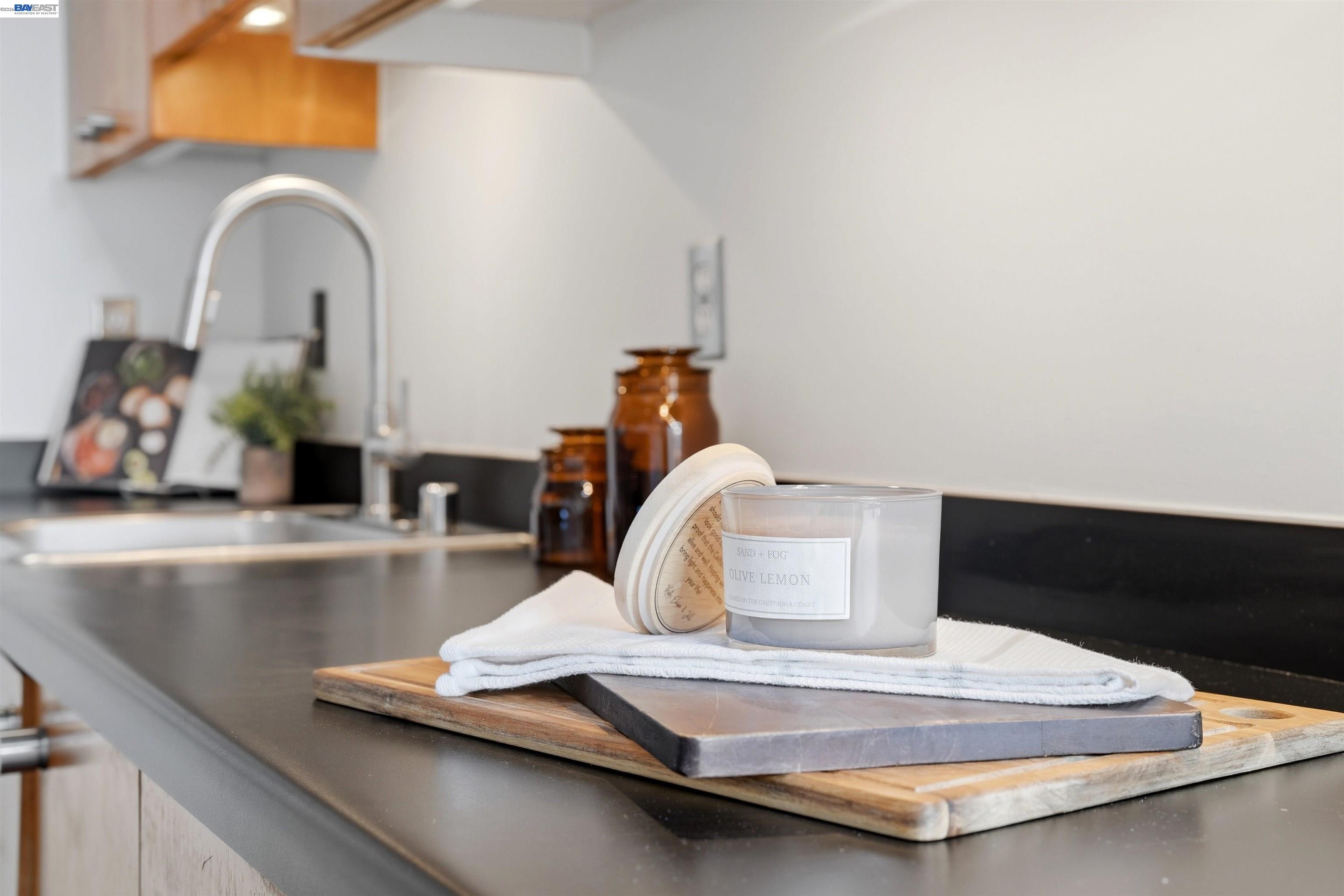 Detail Gallery Image 15 of 45 For 1250 Powell St #10,  Emeryville,  CA 94608 - 1 Beds | 1 Baths