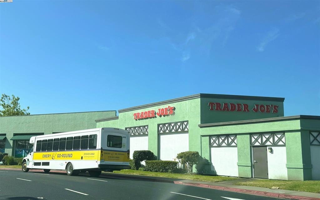 Detail Gallery Image 32 of 34 For 1250 Powell St #10,  Emeryville,  CA 94608 - 1 Beds | 1 Baths