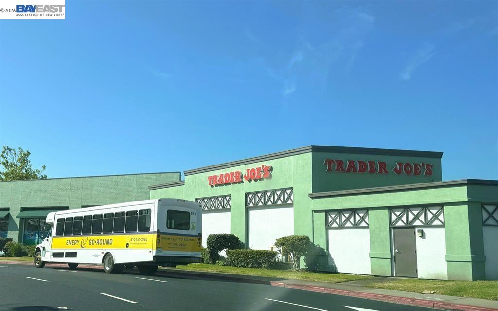 Detail Gallery Image 43 of 45 For 1250 Powell St #10,  Emeryville,  CA 94608 - 1 Beds | 1 Baths