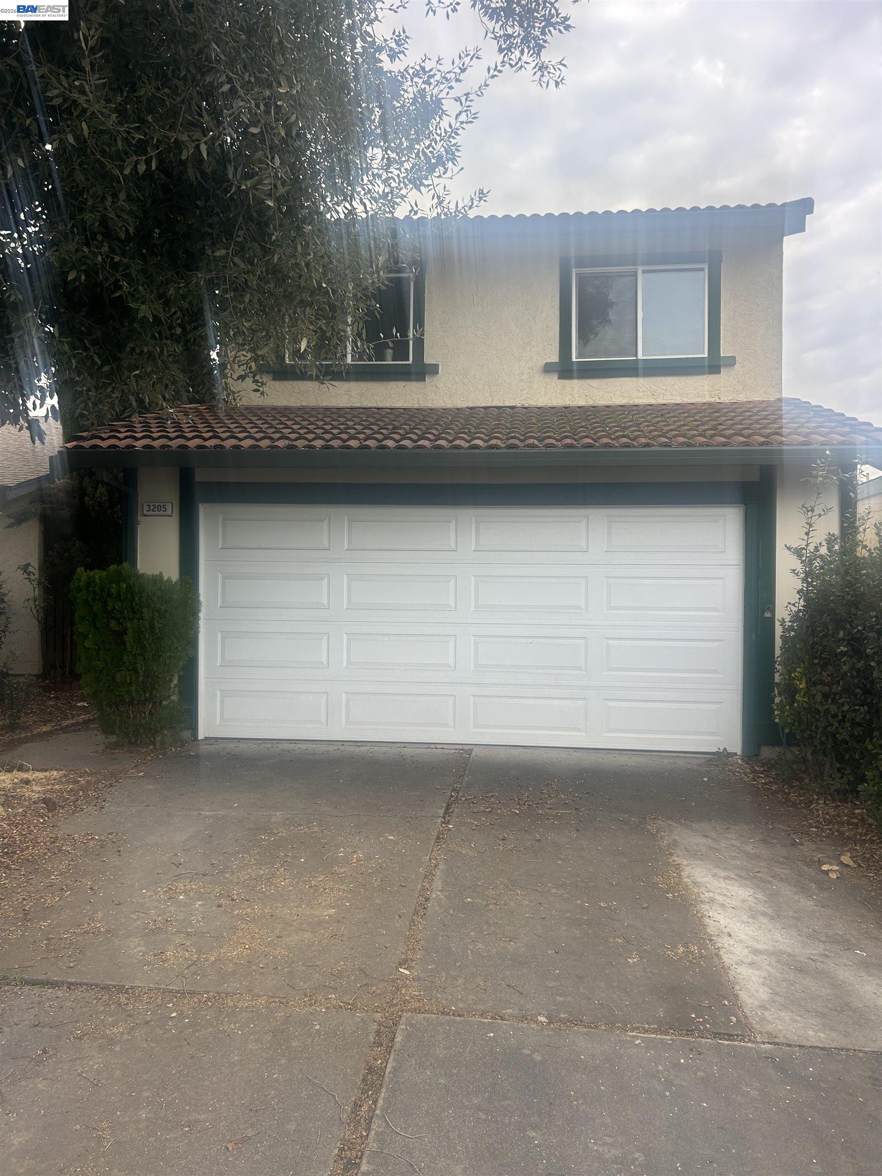 THIS IS A GREAT HOME FOR THE STARTER BUYER IT A DIAMOND IN THE ROUGH