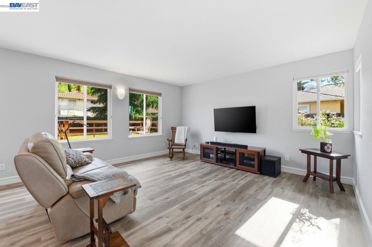 Detail Gallery Image 10 of 40 For 38742 Chrisholm Pl, Fremont,  CA 94536 - 4 Beds | 2/1 Baths