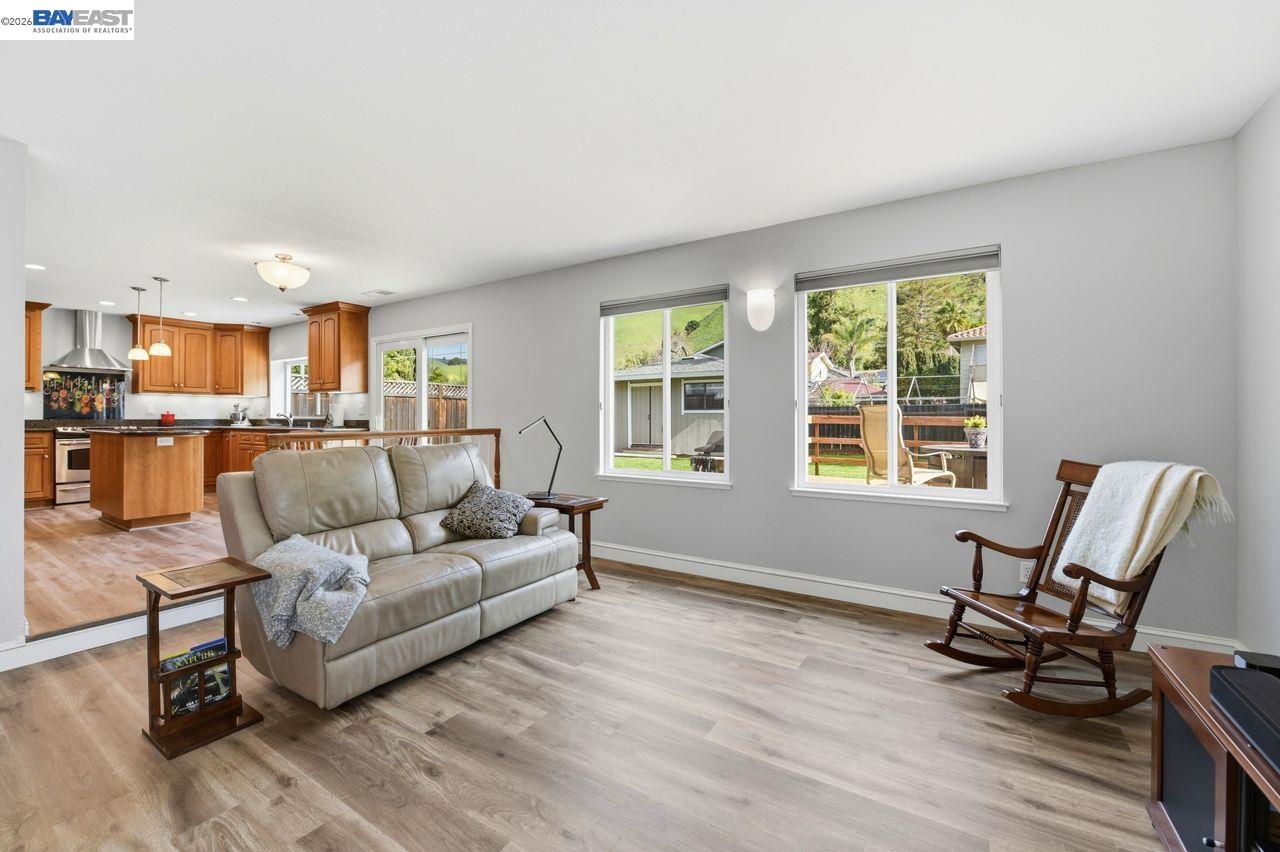 Detail Gallery Image 11 of 40 For 38742 Chrisholm Pl, Fremont,  CA 94536 - 4 Beds | 2/1 Baths