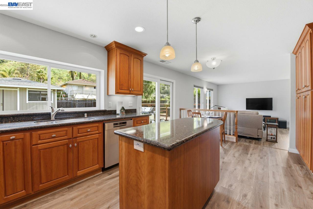 Detail Gallery Image 13 of 40 For 38742 Chrisholm Pl, Fremont,  CA 94536 - 4 Beds | 2/1 Baths