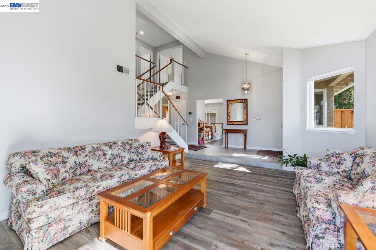 Detail Gallery Image 6 of 40 For 38742 Chrisholm Pl, Fremont,  CA 94536 - 4 Beds | 2/1 Baths