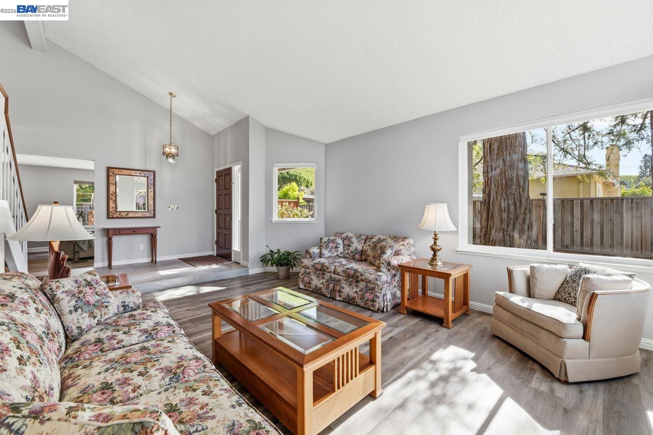 Detail Gallery Image 7 of 40 For 38742 Chrisholm Pl, Fremont,  CA 94536 - 4 Beds | 2/1 Baths