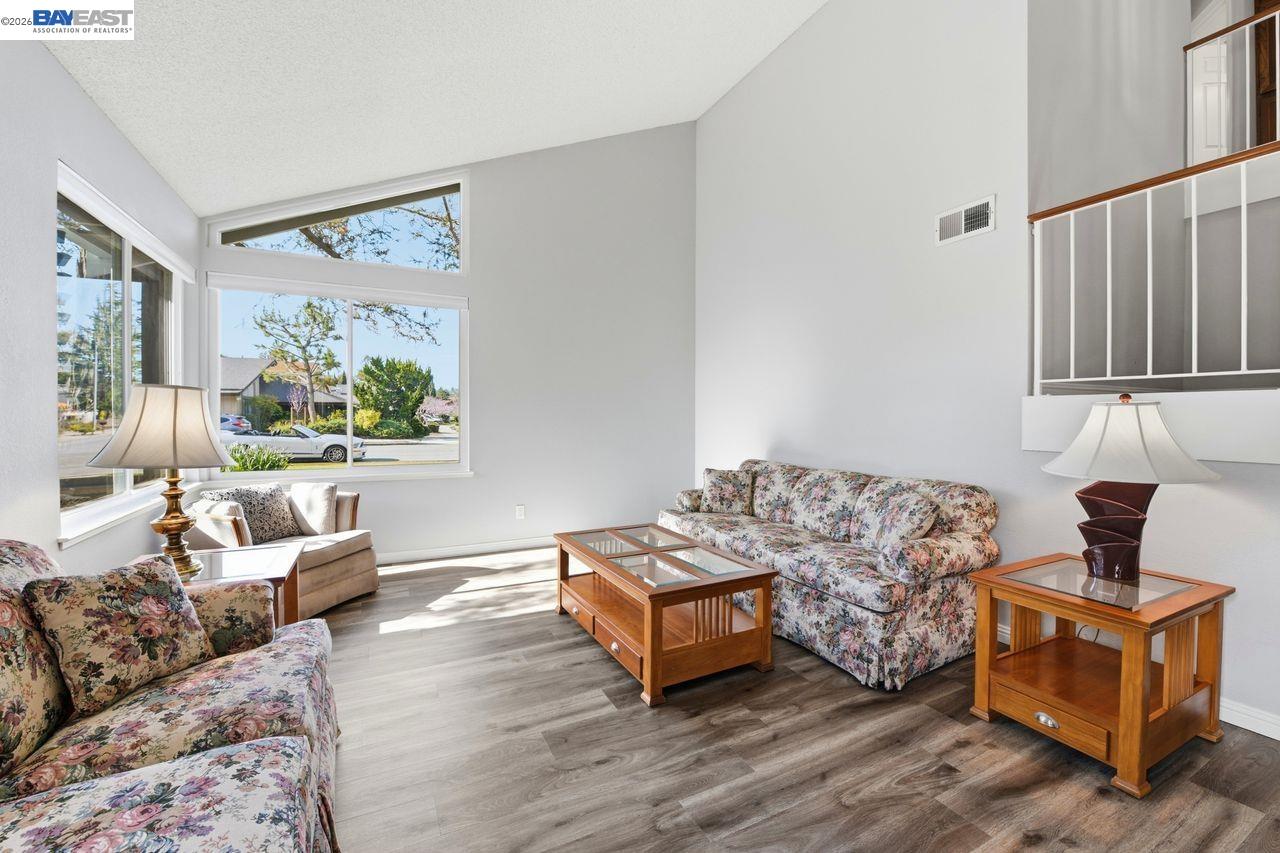 Detail Gallery Image 8 of 40 For 38742 Chrisholm Pl, Fremont,  CA 94536 - 4 Beds | 2/1 Baths