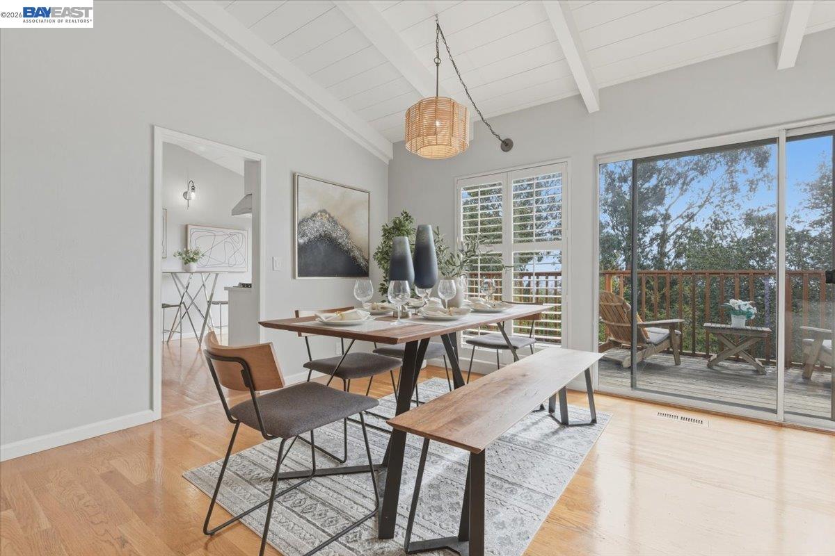 Detail Gallery Image 12 of 44 For 6130 Harbord Dr, Oakland,  CA 94611 - 3 Beds | 3 Baths