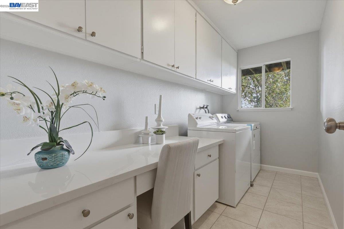 Detail Gallery Image 16 of 43 For 6130 Harbord Dr, Oakland,  CA 94611 - 3 Beds | 3 Baths