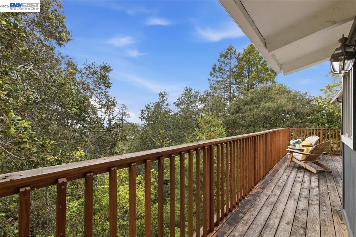 Detail Gallery Image 18 of 44 For 6130 Harbord Dr, Oakland,  CA 94611 - 3 Beds | 3 Baths