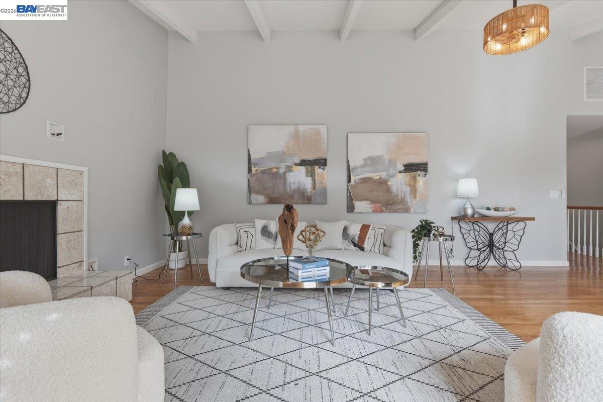 Detail Gallery Image 3 of 43 For 6130 Harbord Dr, Oakland,  CA 94611 - 3 Beds | 3 Baths